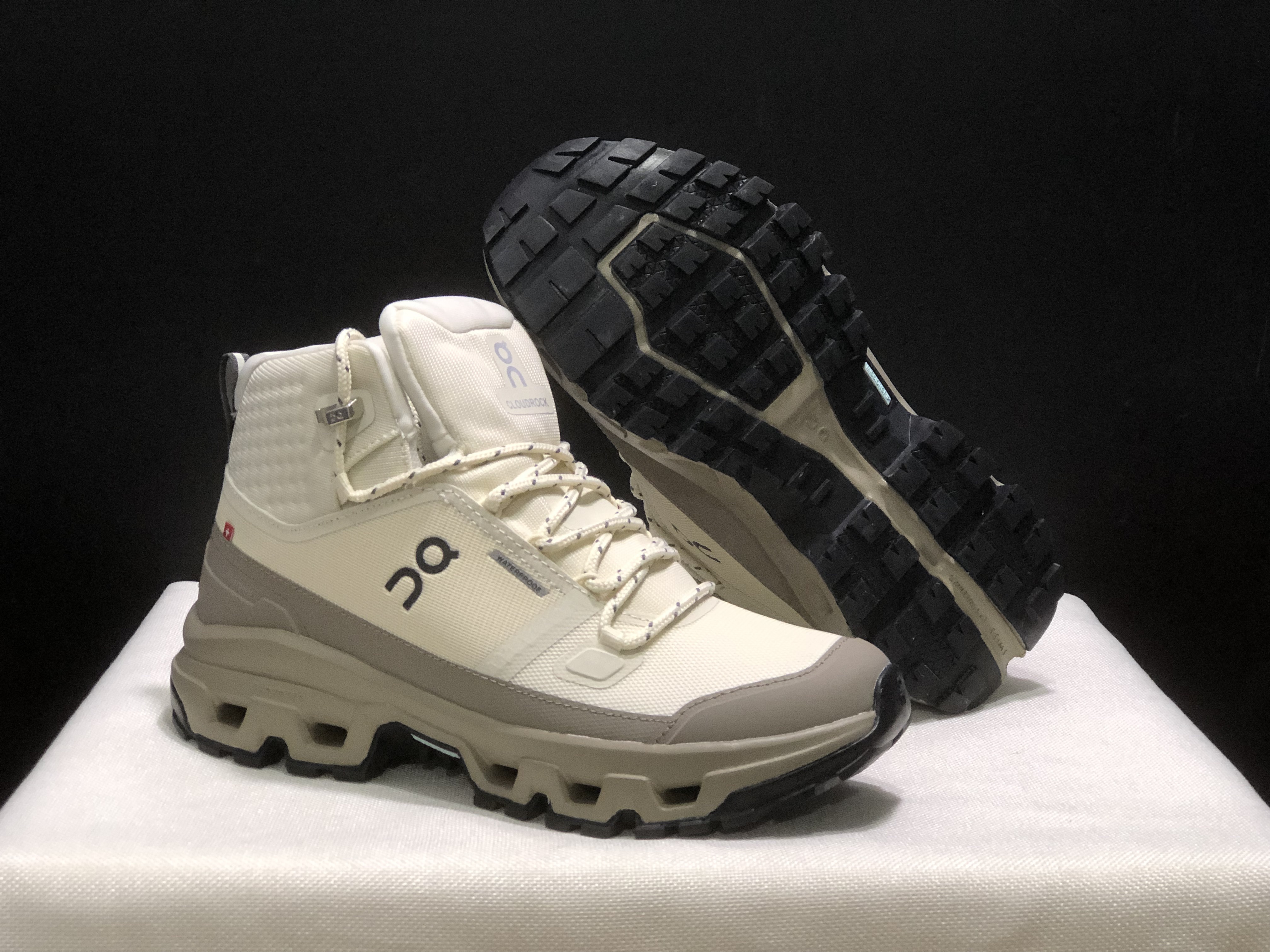 4374-75-qc Cloudrock Low WP gallery