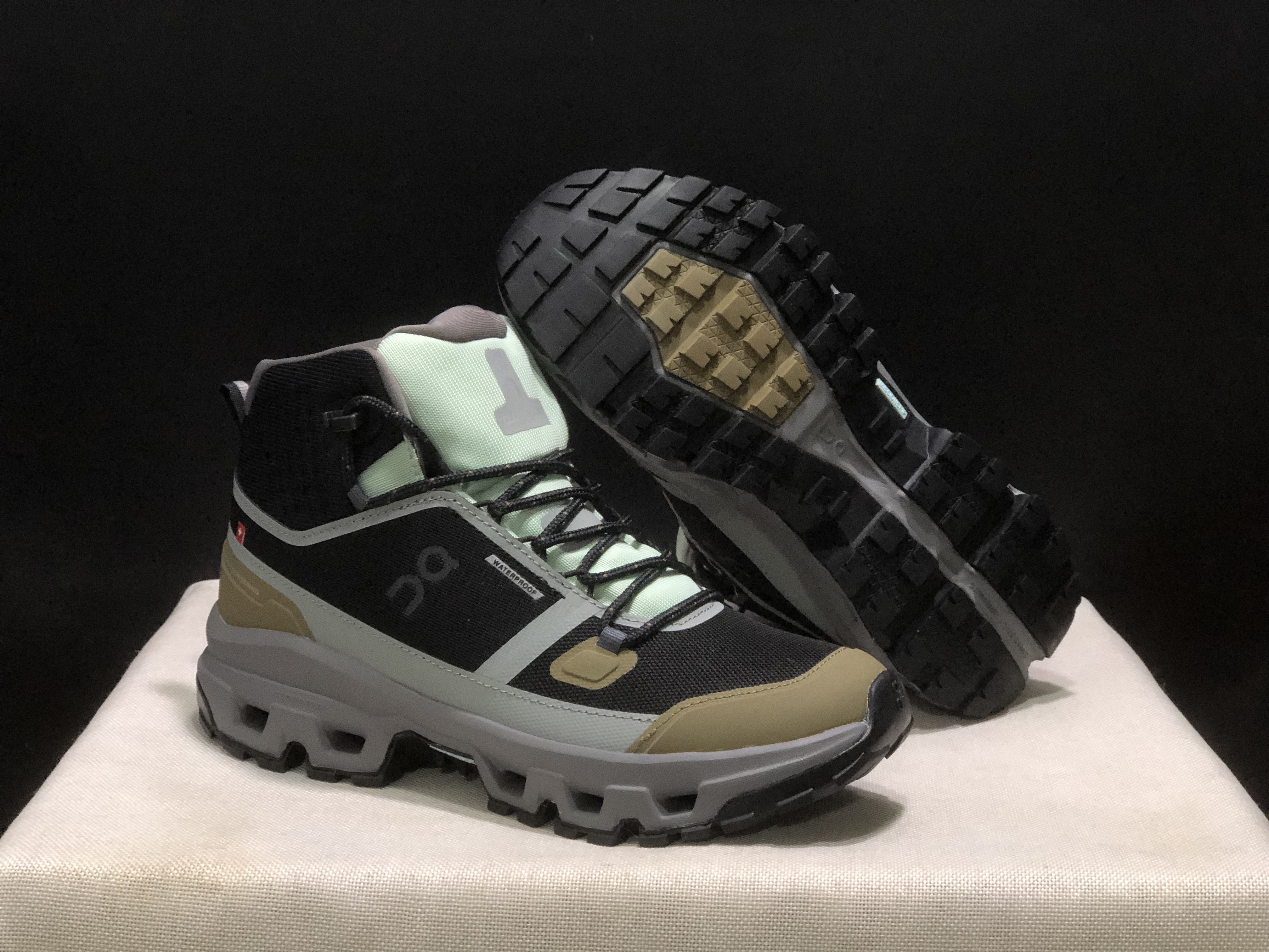 4374-75-qc Cloudrock Low WP gallery