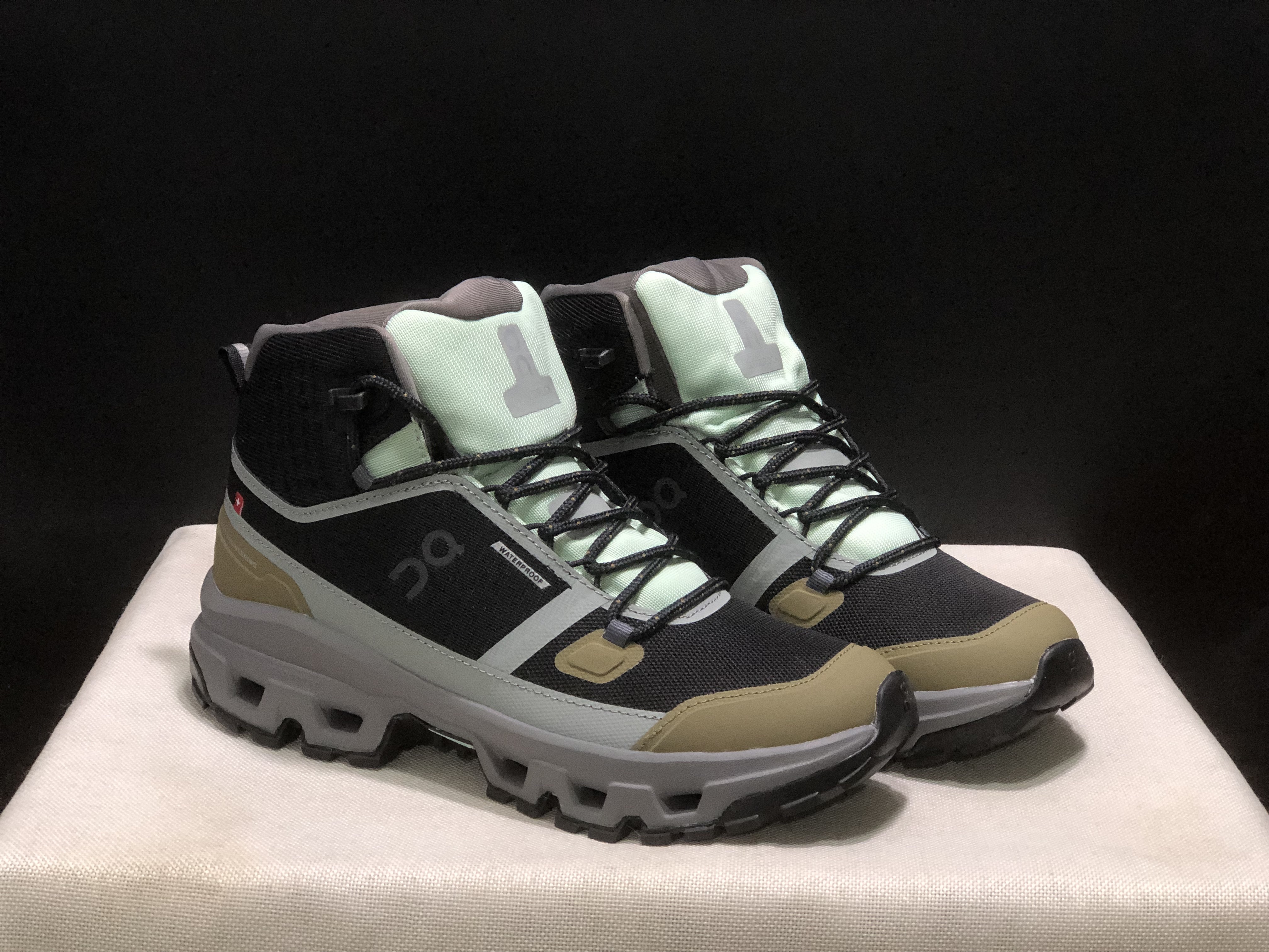 4374-75-qc Cloudrock Low WP gallery