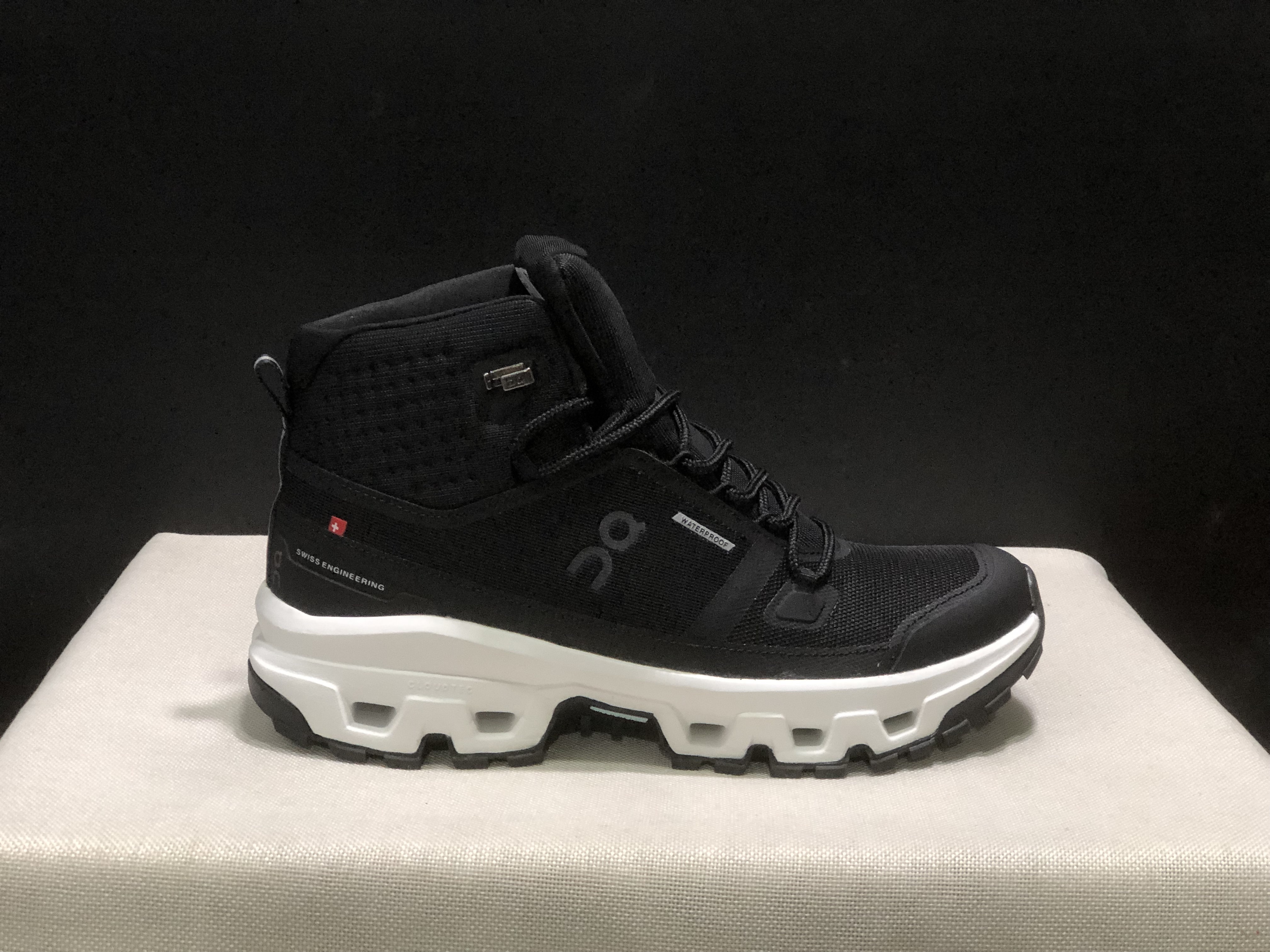 4374-75-qc Cloudrock Low WP gallery