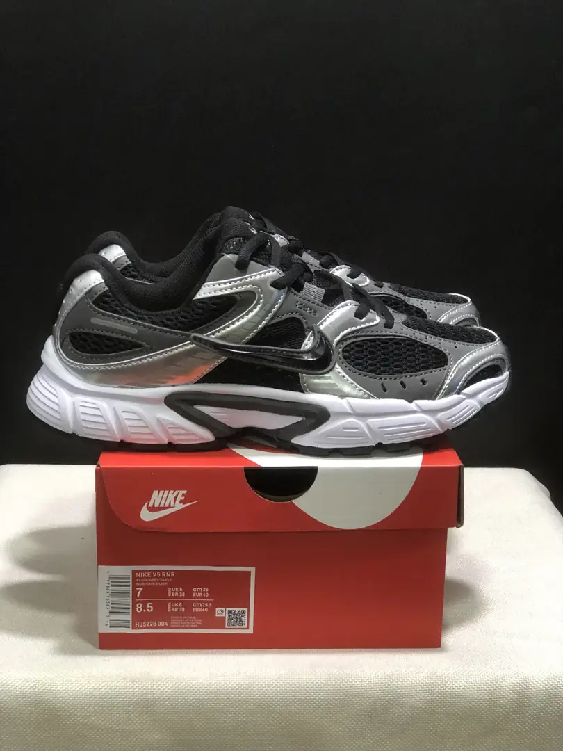 4376-55.99-NIKE V5 gallery