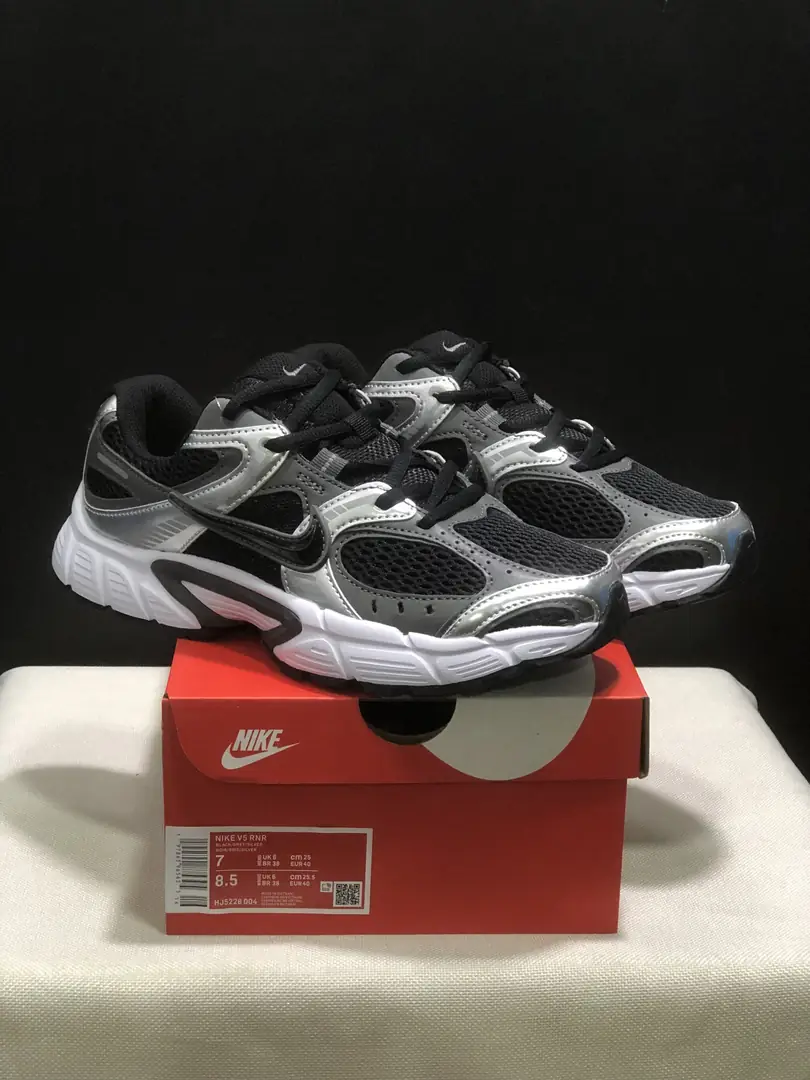 4376-55.99-NIKE V5 gallery