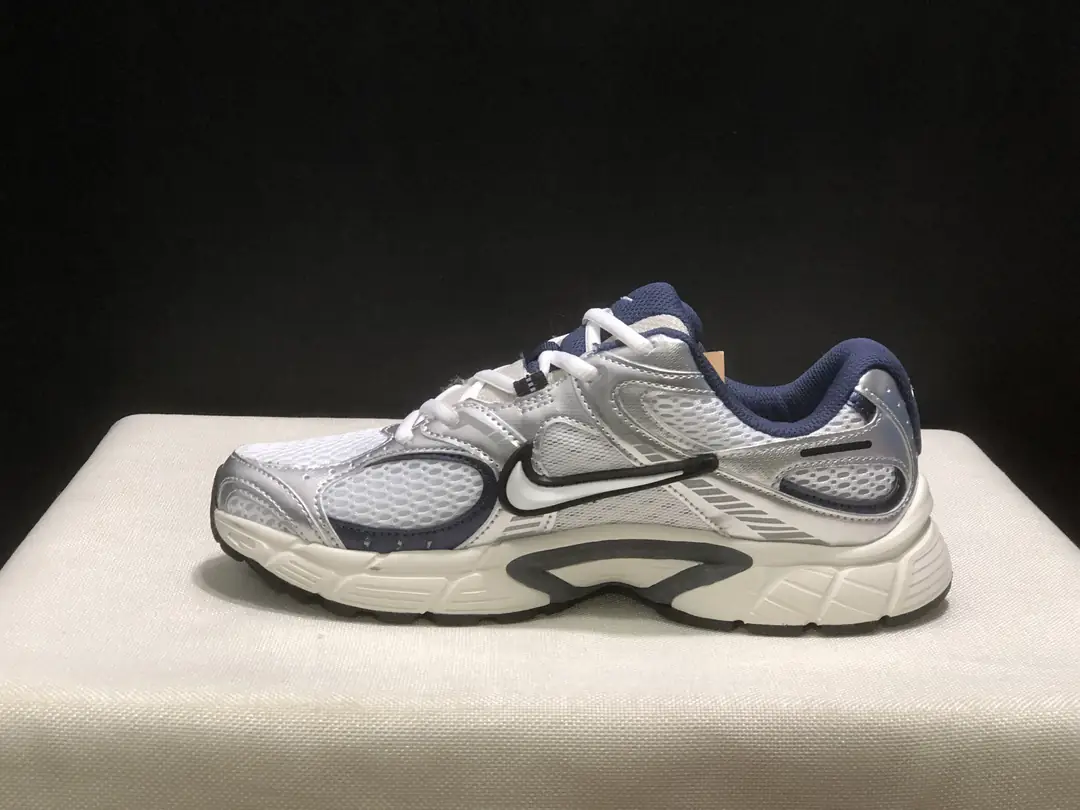 4376-55.99-NIKE V5 gallery