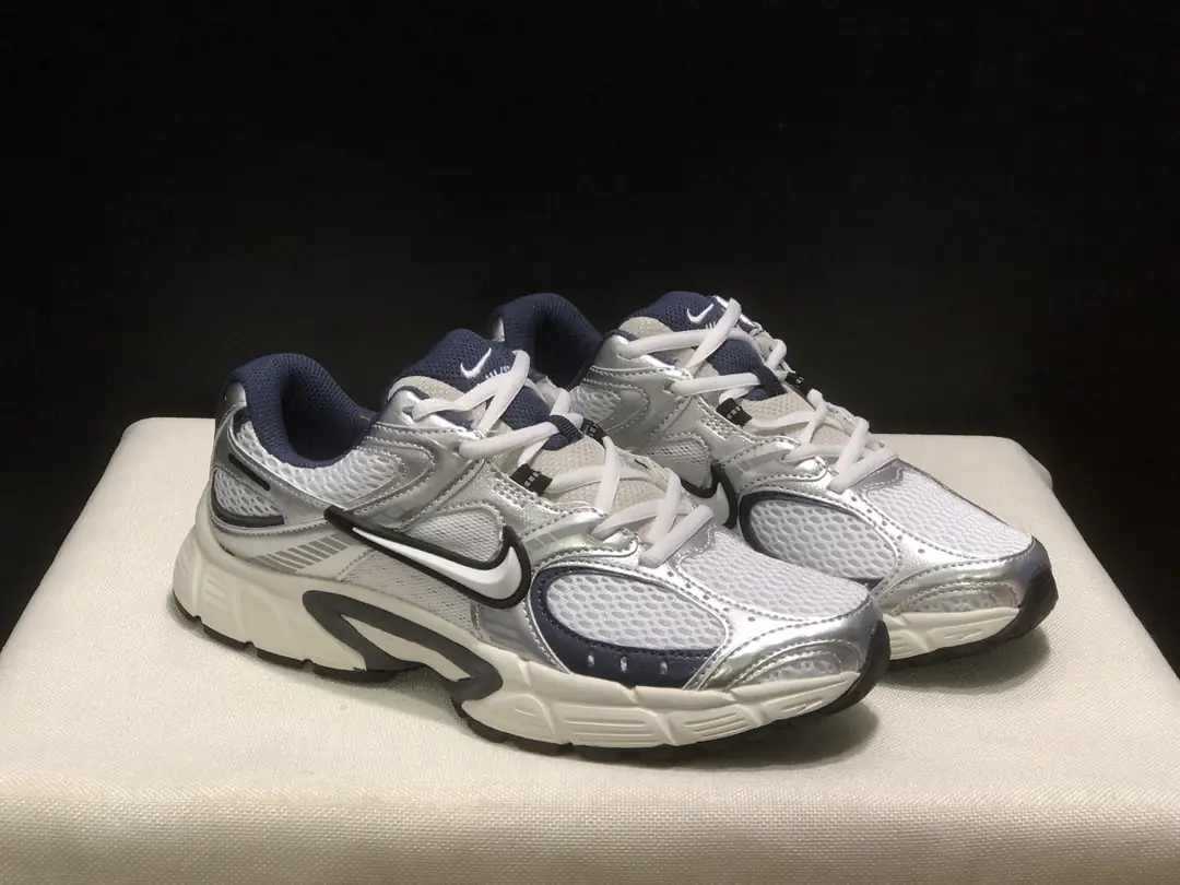 4376-55.99-NIKE V5 gallery