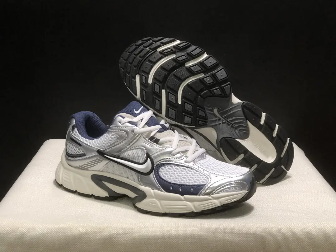 4376-55.99-NIKE V5 gallery