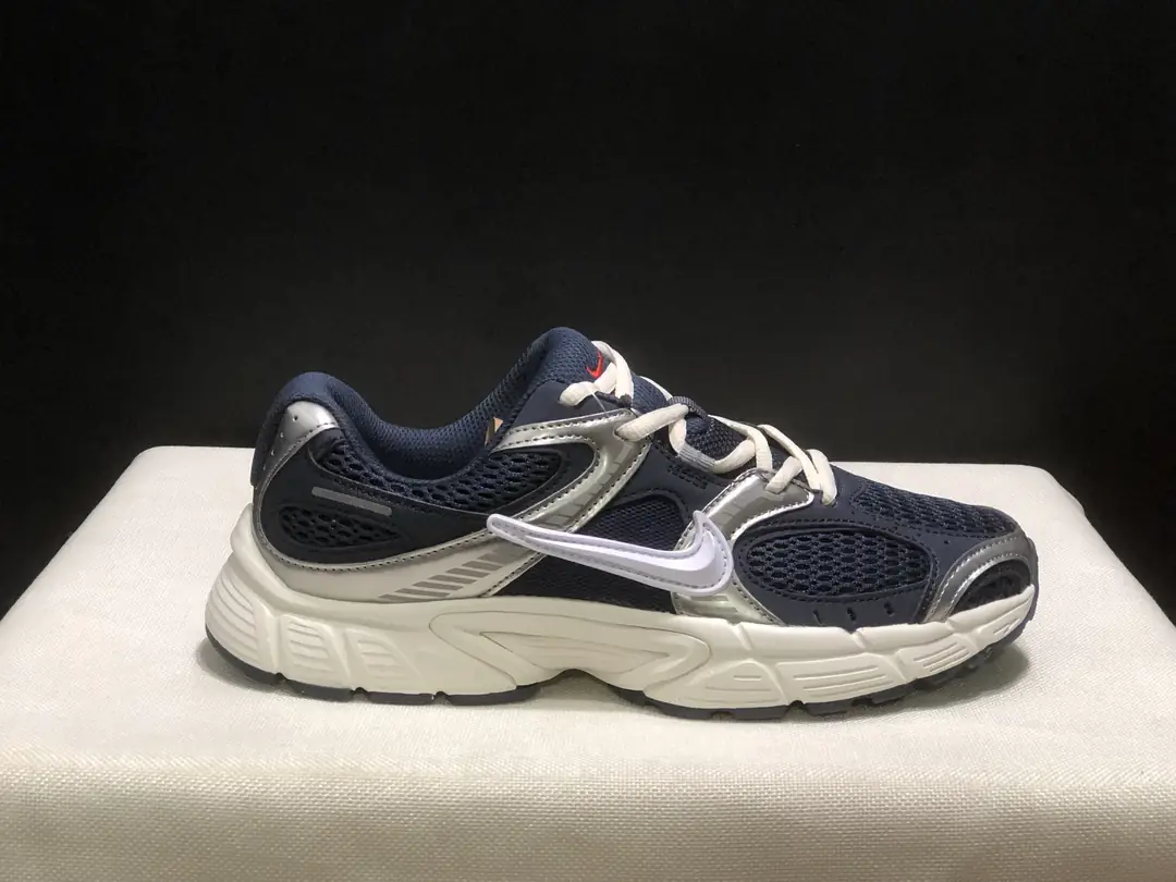 4376-55.99-NIKE V5 gallery