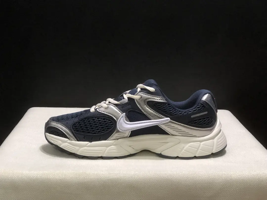 4376-55.99-NIKE V5 gallery