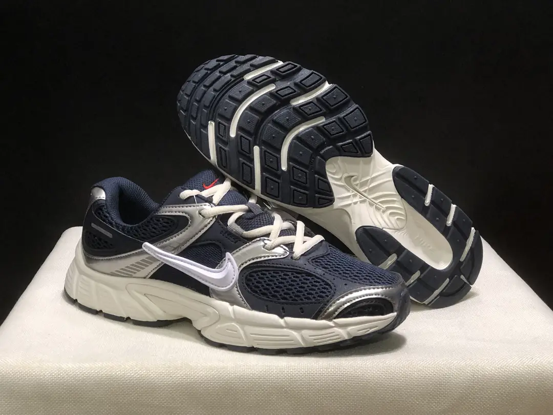 4376-55.99-NIKE V5 gallery