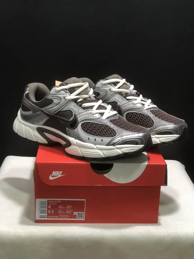 4376-55.99-NIKE V5 gallery