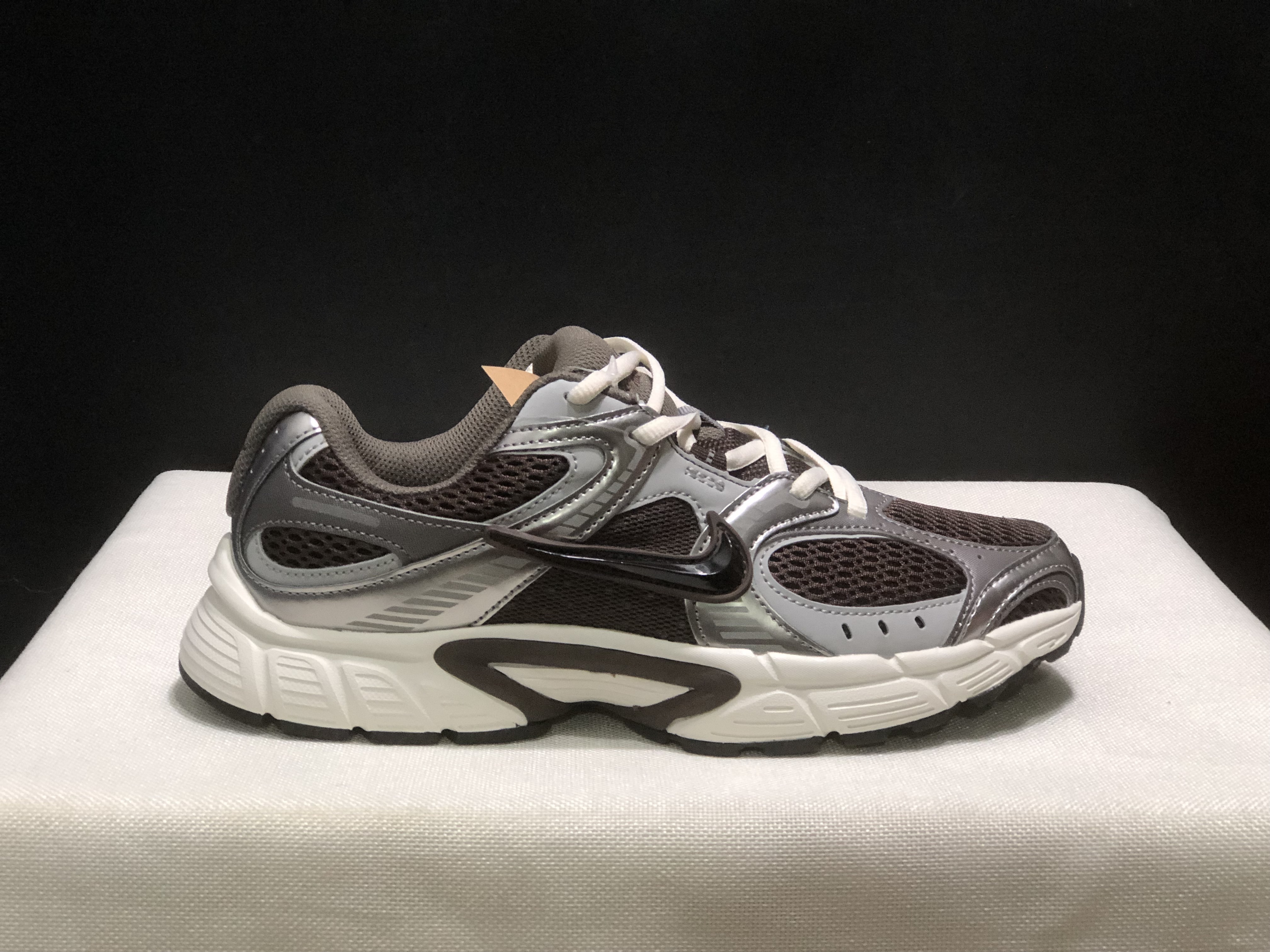 4376-55.99-NIKE V5 gallery