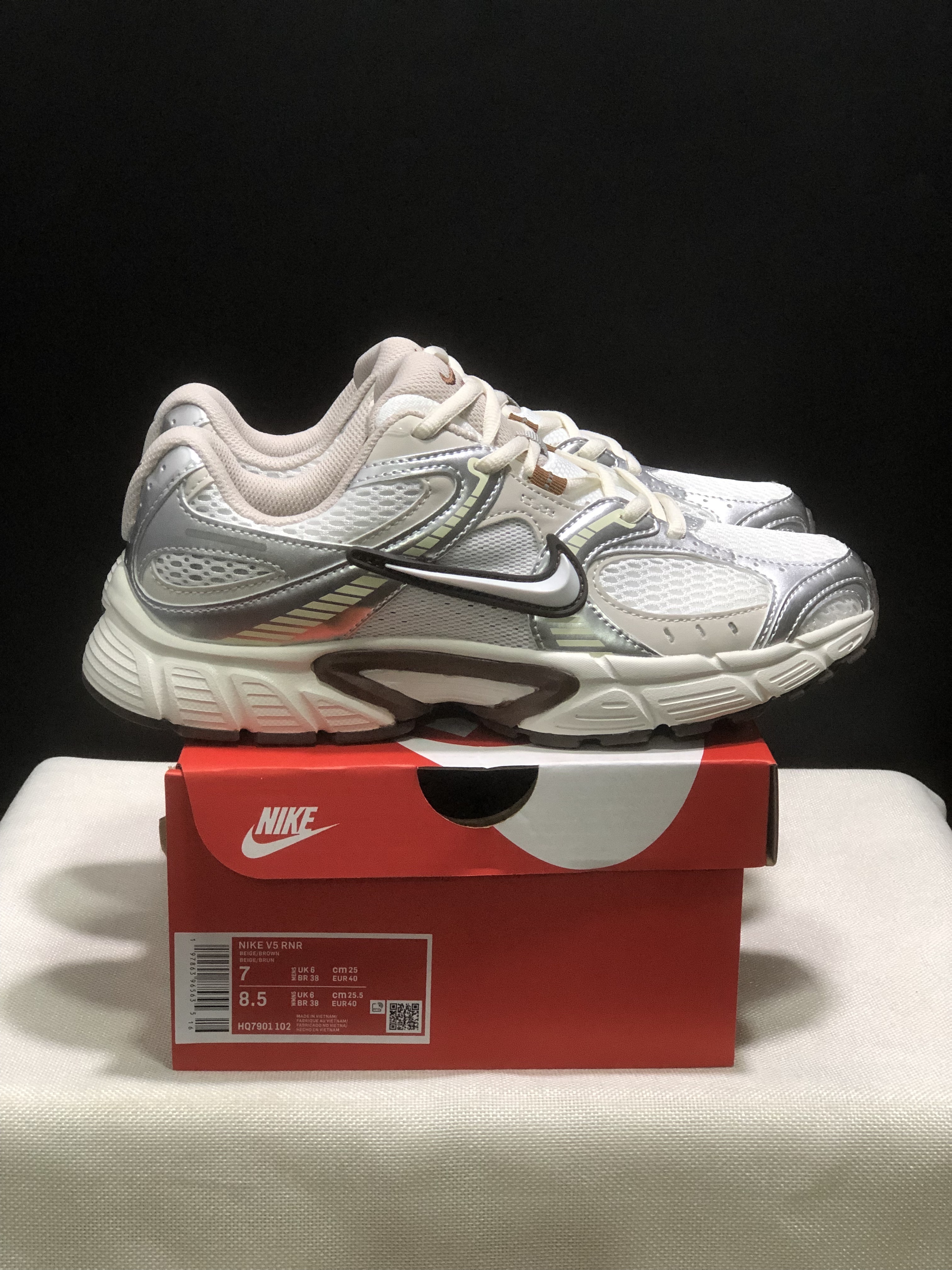 4376-55.99-NIKE V5 gallery