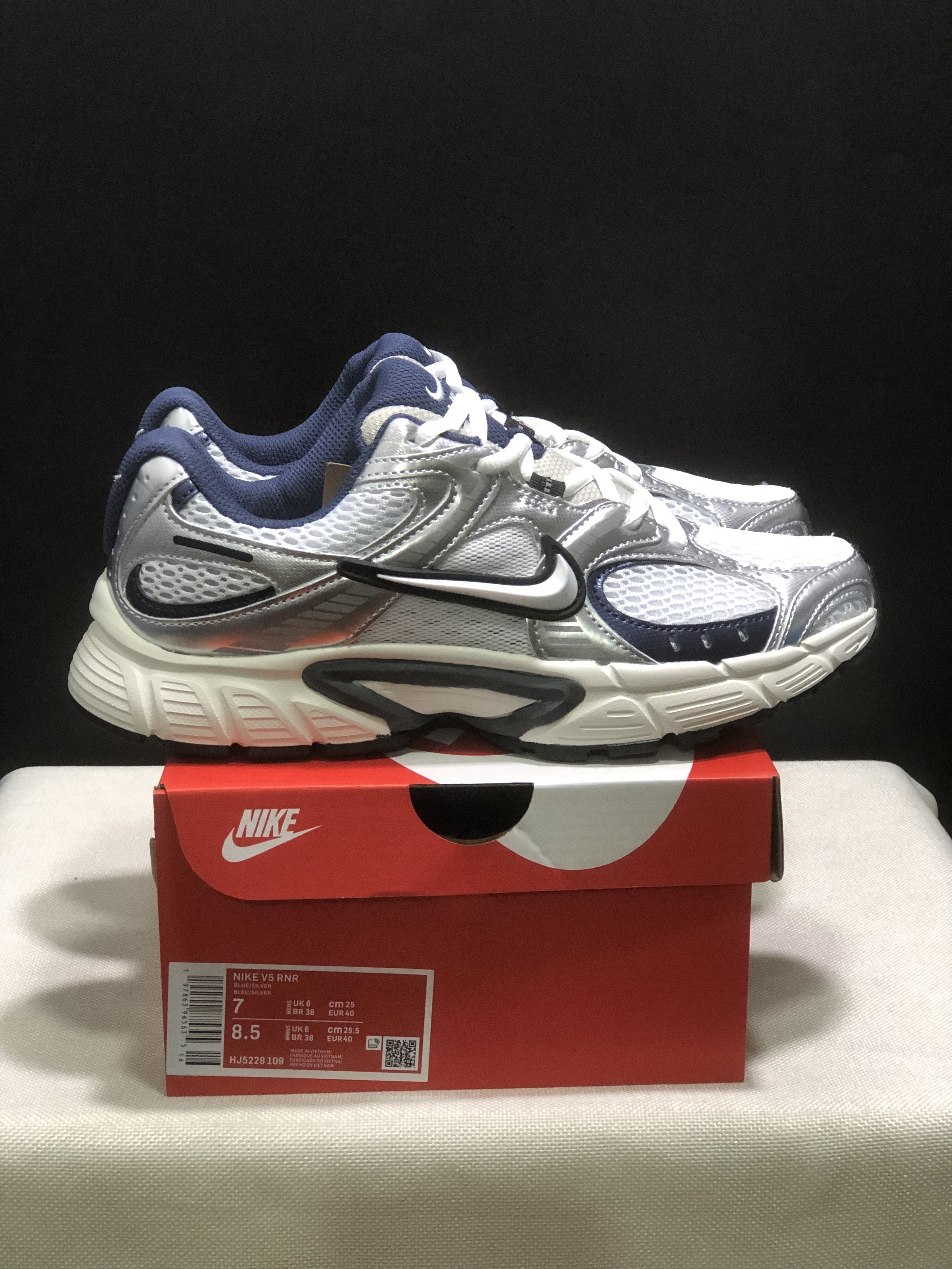 4376-55.99-NIKE V5 gallery