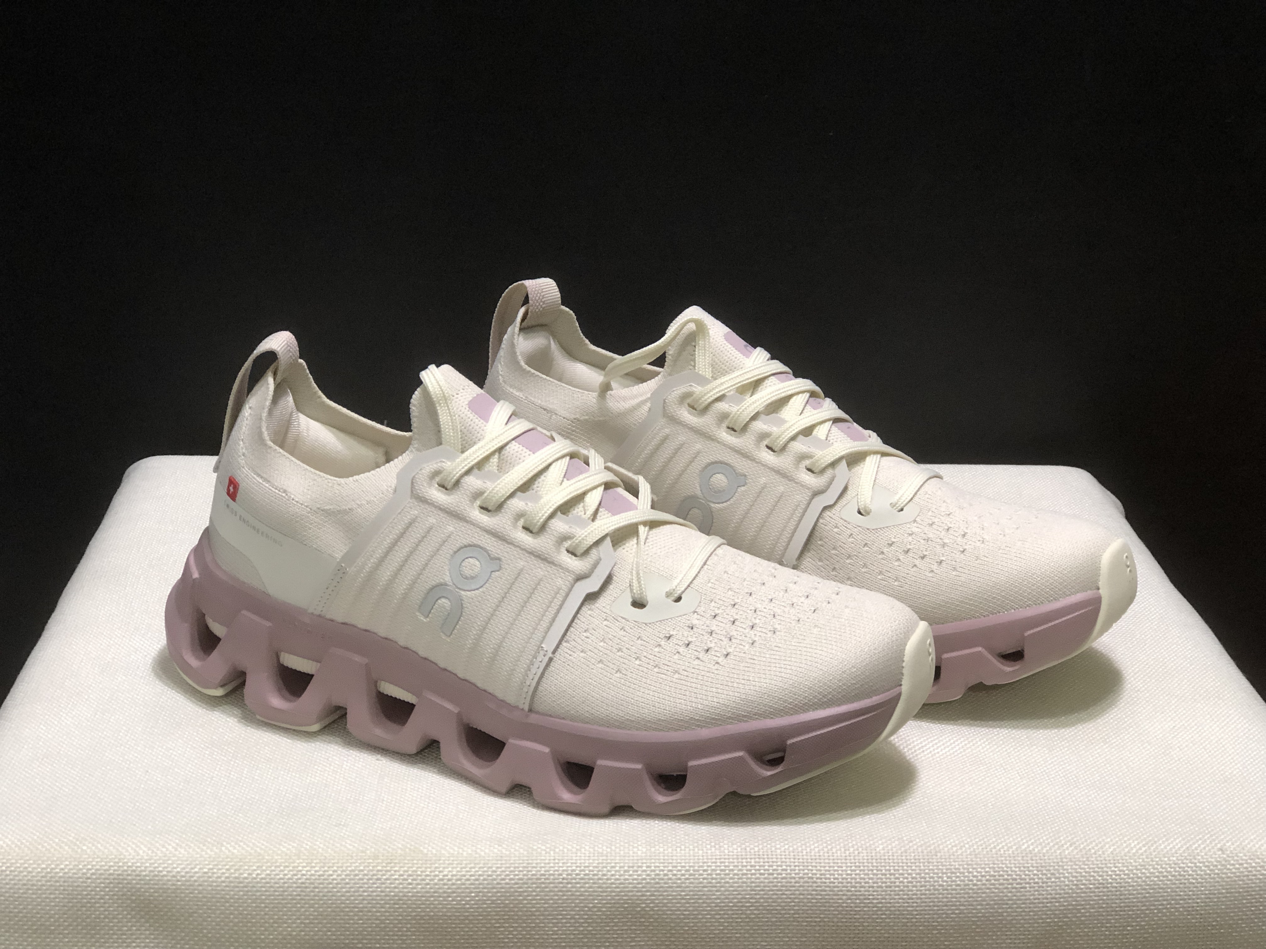 4380-59.99-QC-Cloudswift 4 gallery