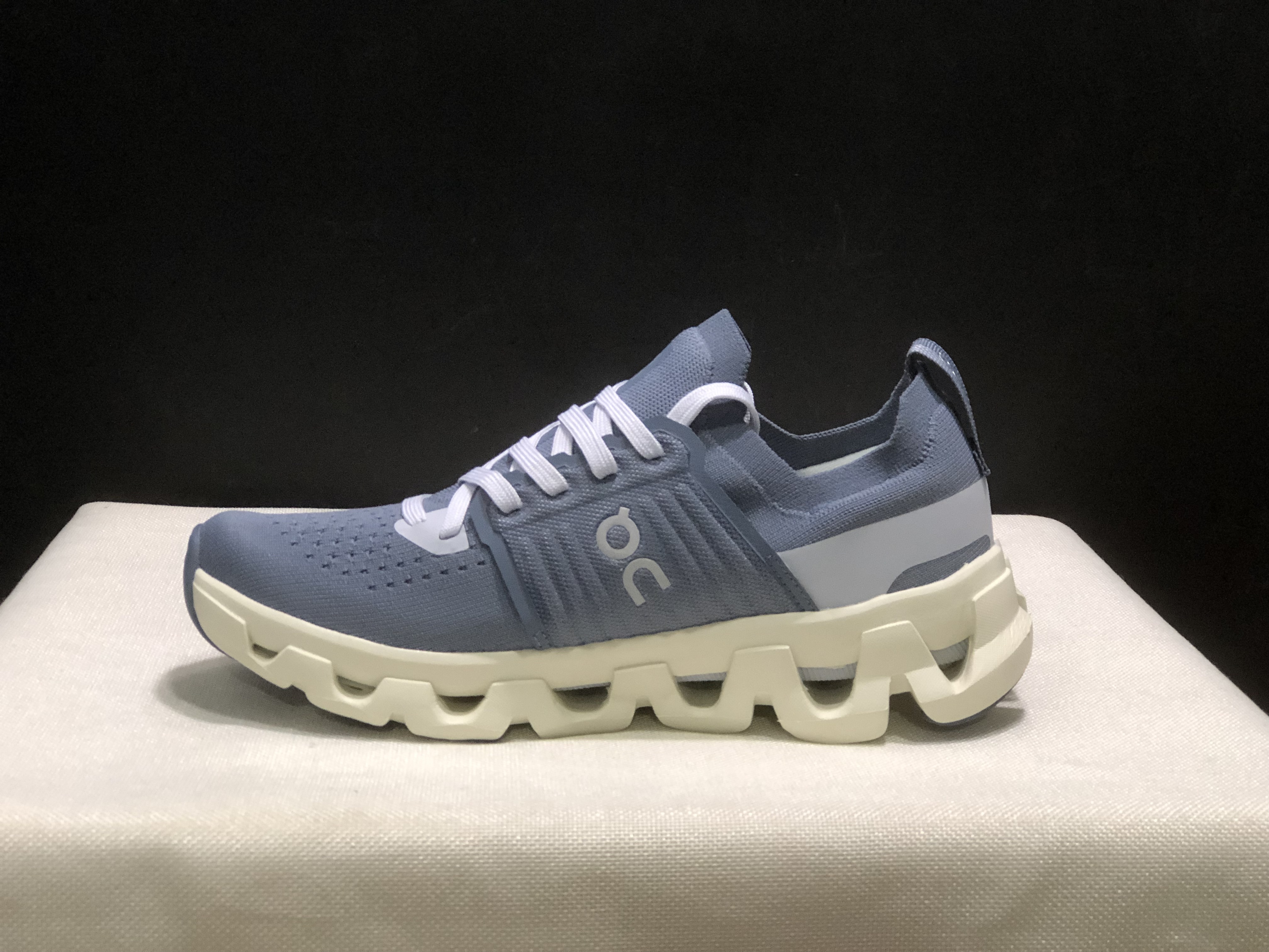4380-59.99-QC-Cloudswift 4 gallery