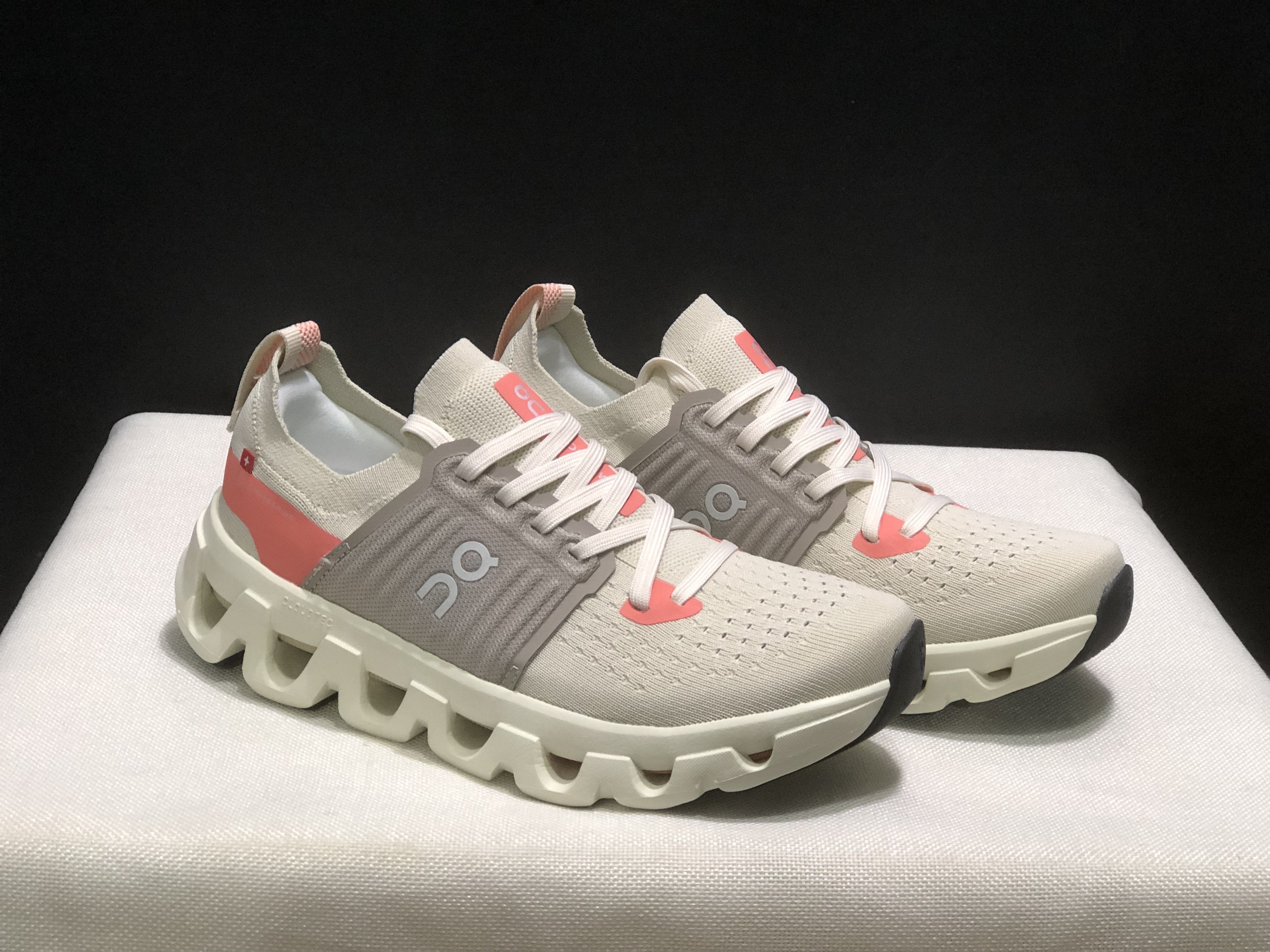 4380-59.99-QC-Cloudswift 4 gallery