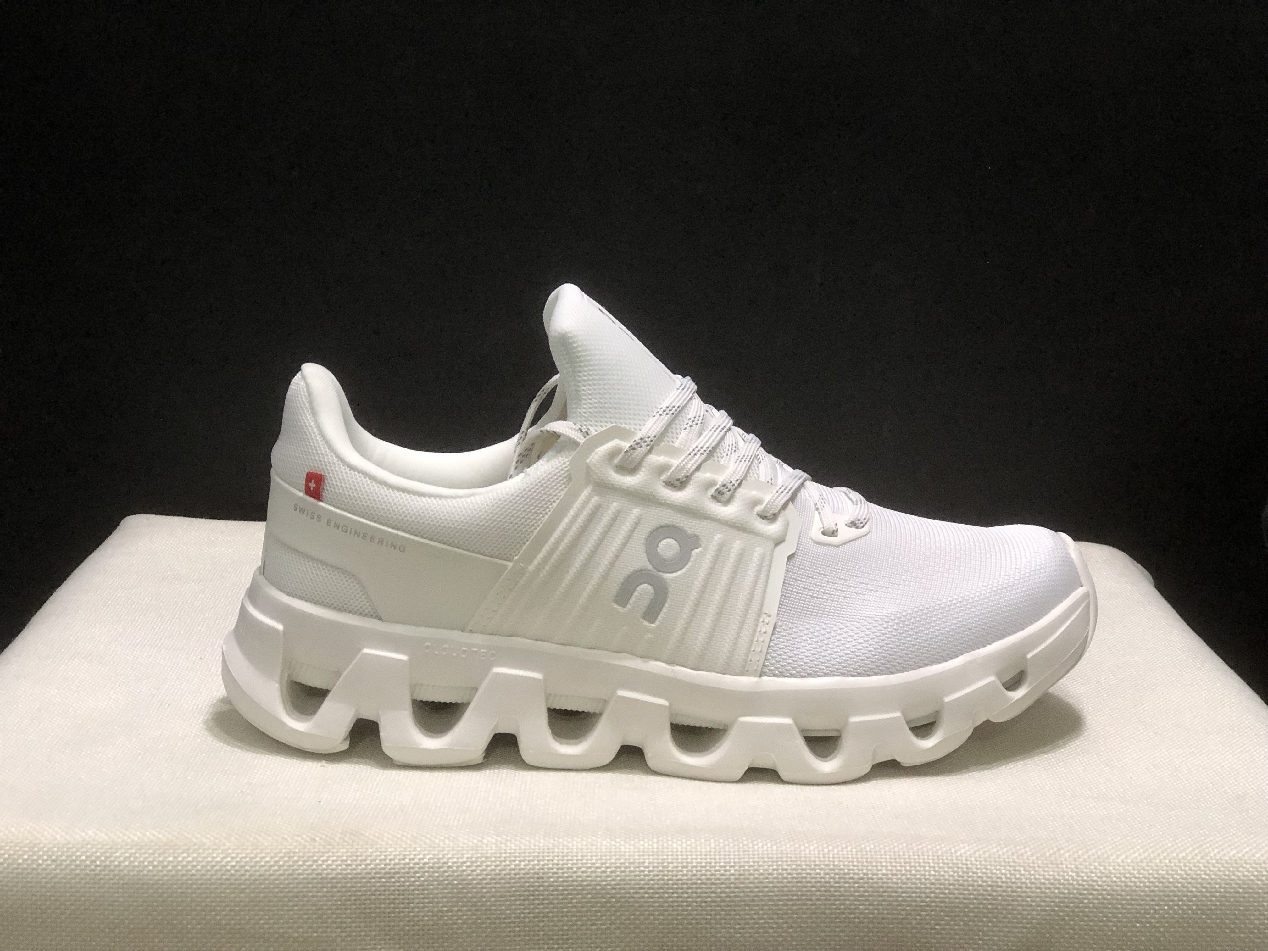 4380-59.99-QC-Cloudswift 4 gallery