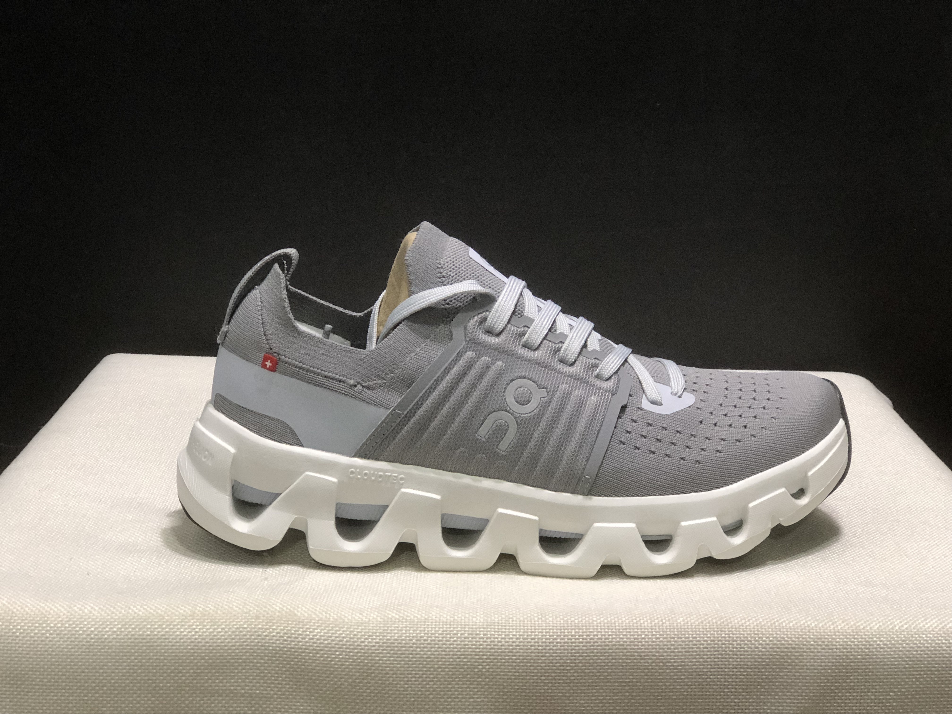 4380-59.99-QC-Cloudswift 4 gallery