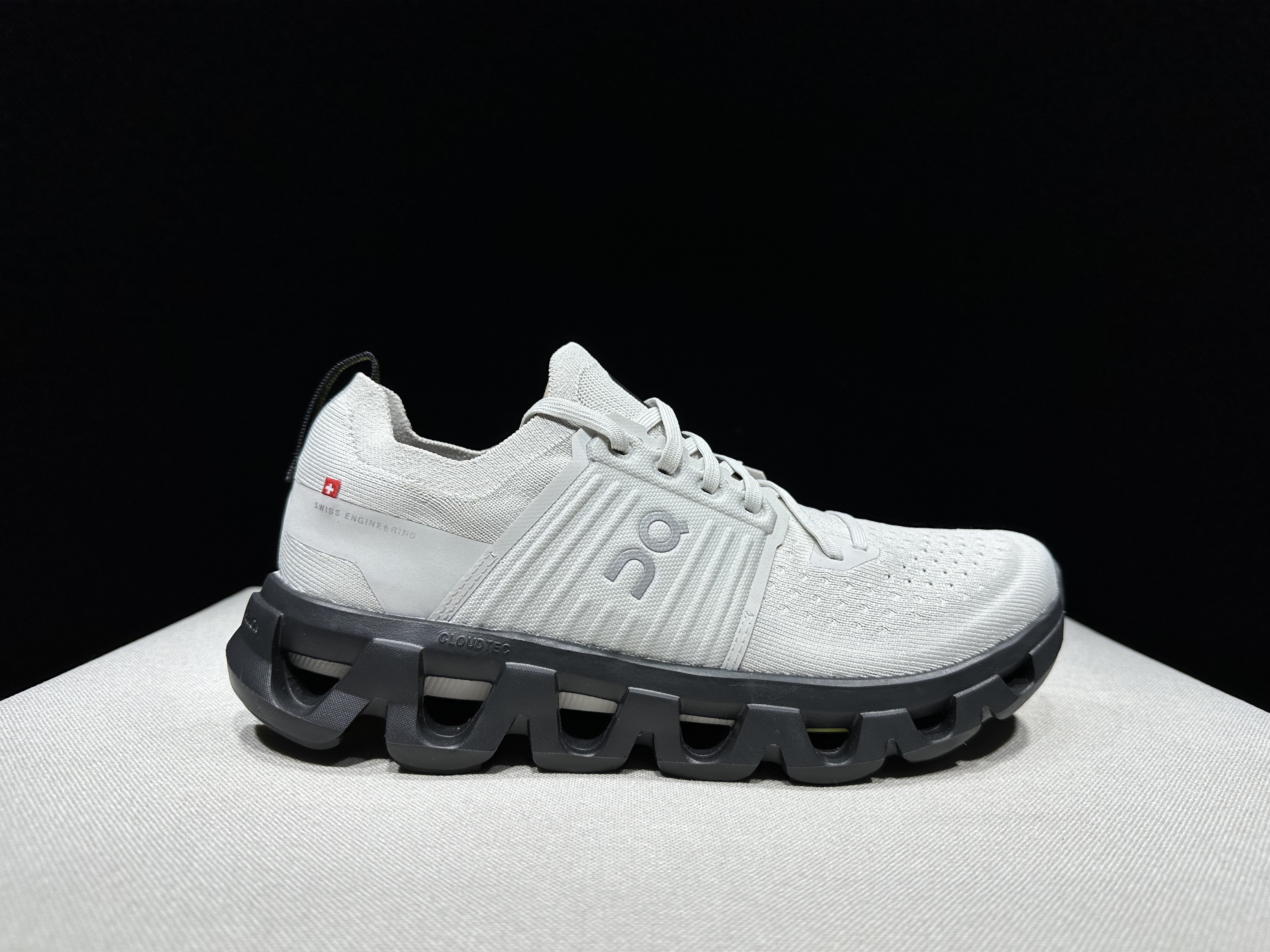 4380-59.99-QC-Cloudswift 4 gallery