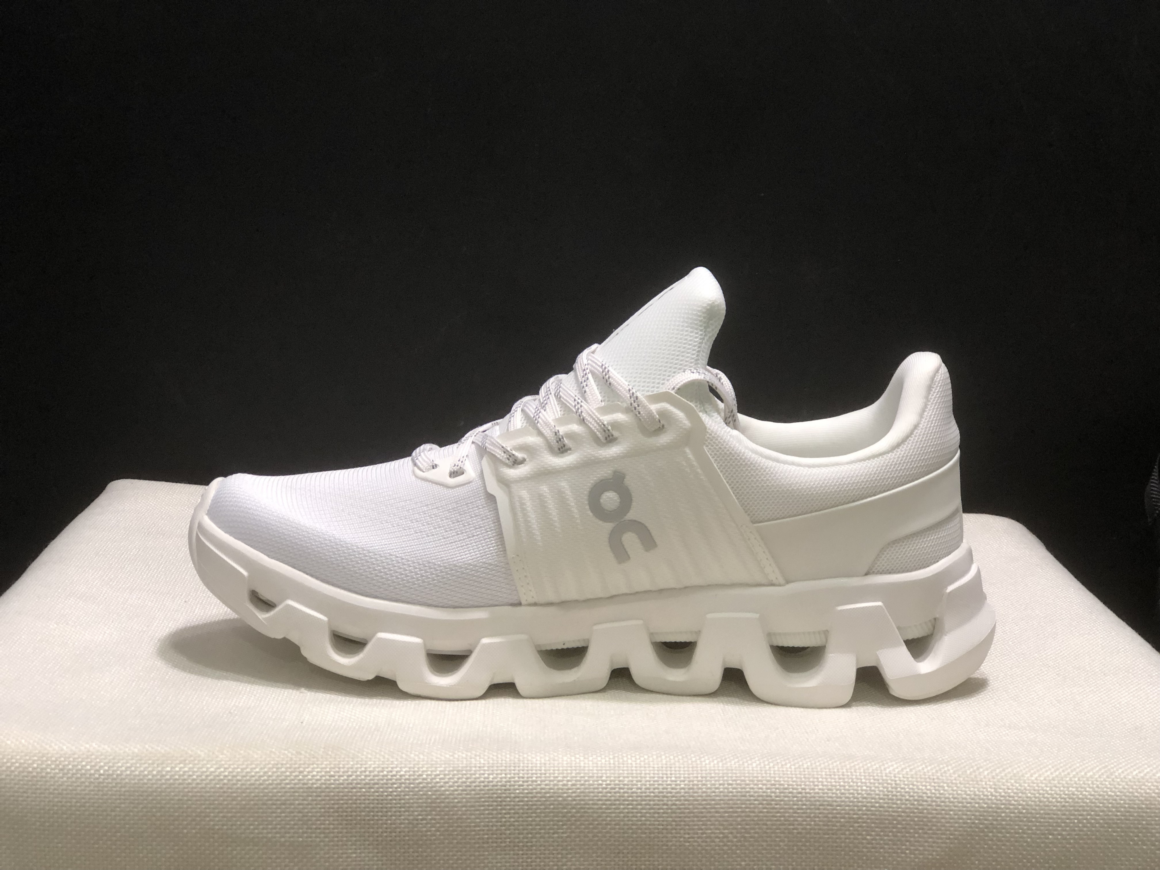 4380-59.99-QC-Cloudswift 4 gallery