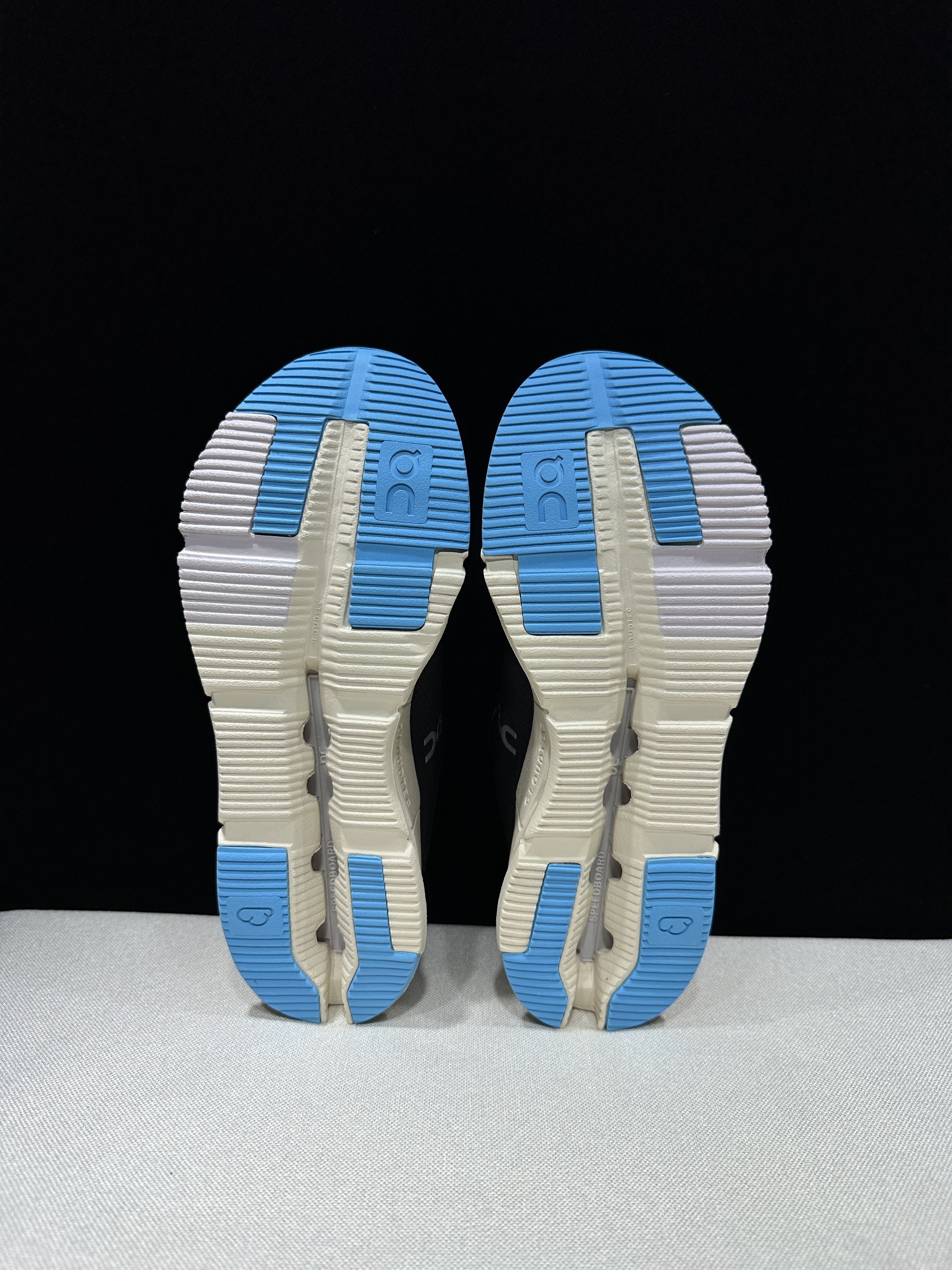 4382-55.99-qc- Cloudnova 2 gallery