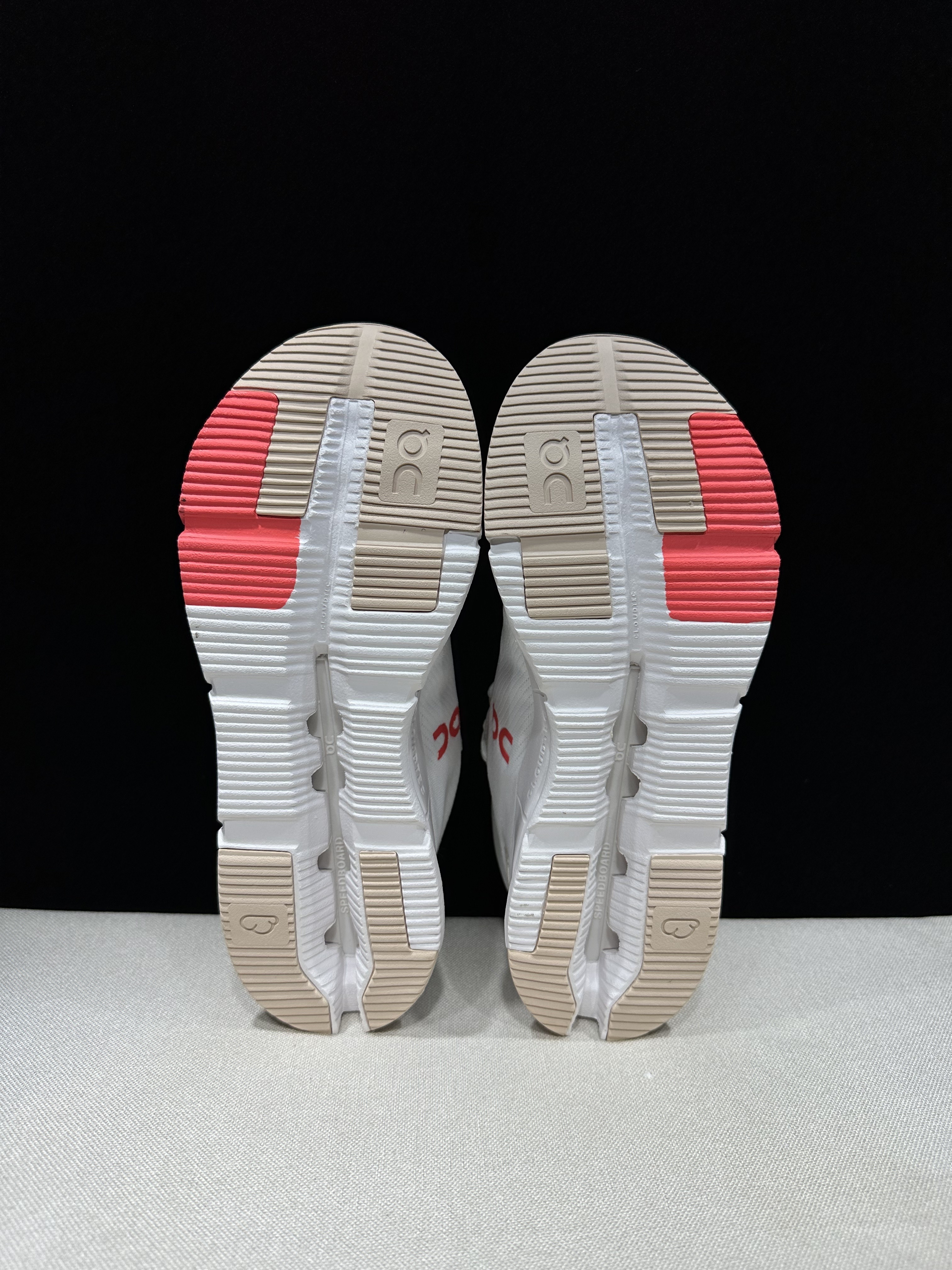 4382-55.99-qc- Cloudnova 2 gallery