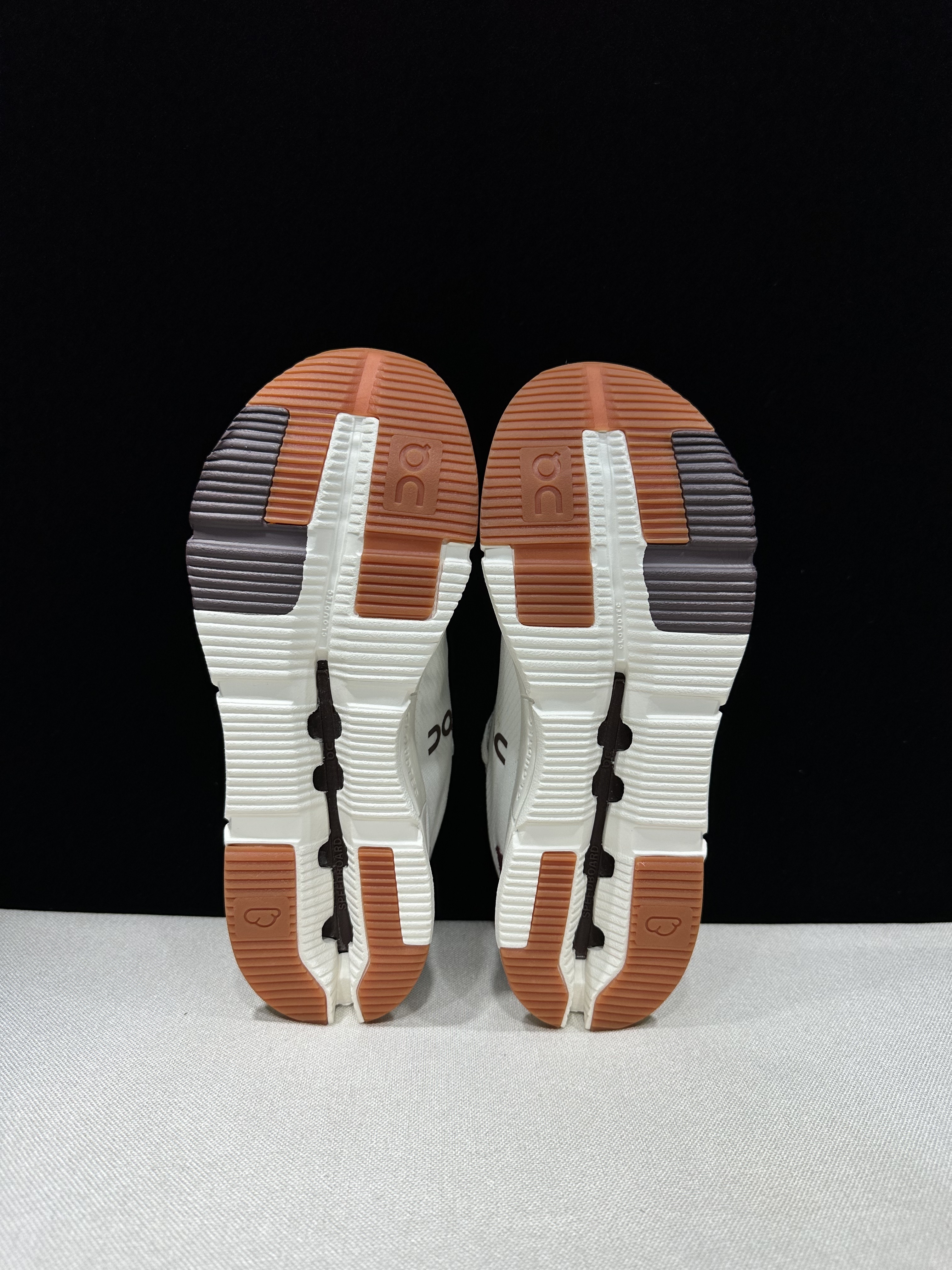 4382-55.99-qc- Cloudnova 2 gallery