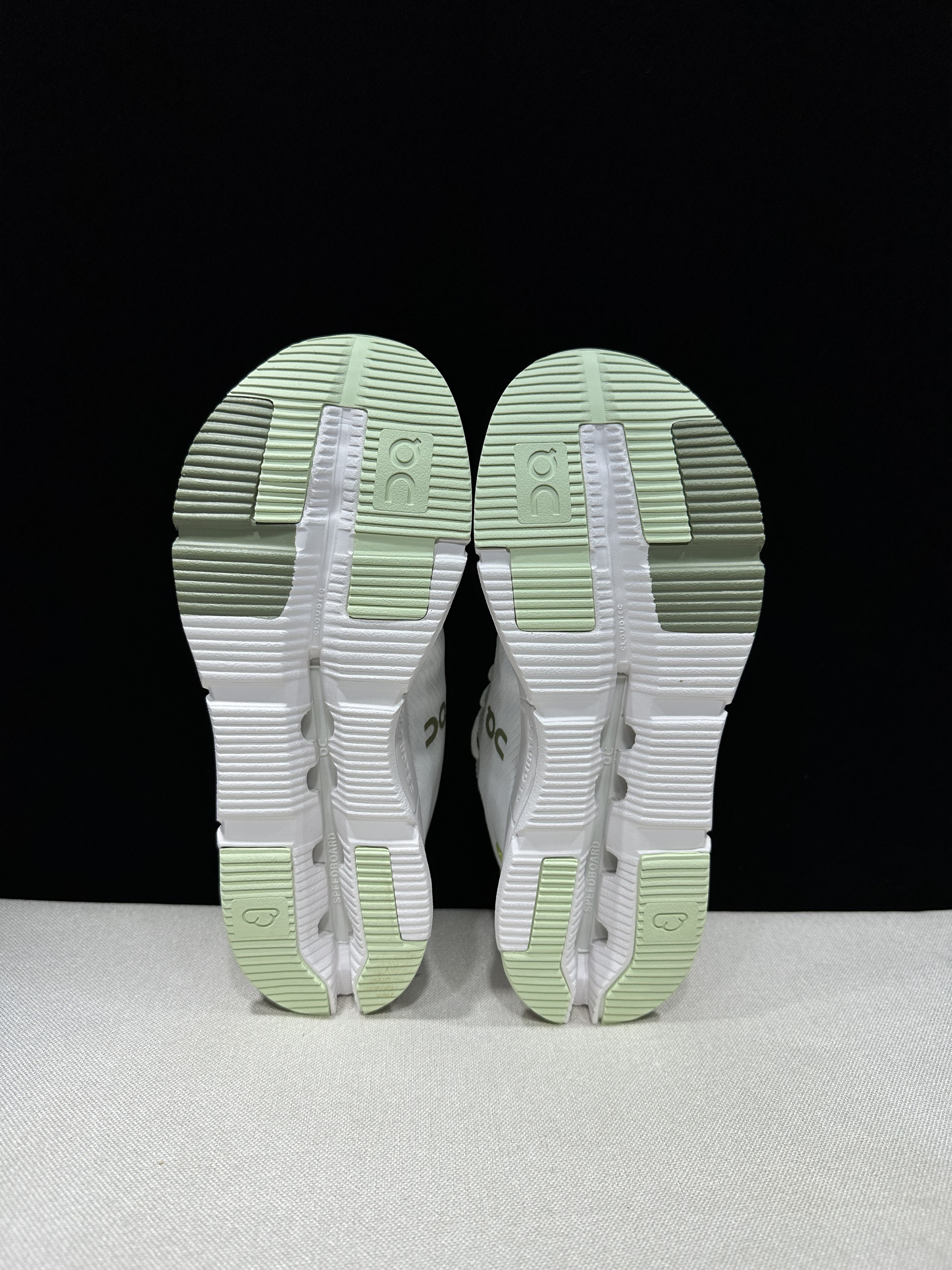 4382-55.99-qc- Cloudnova 2 gallery