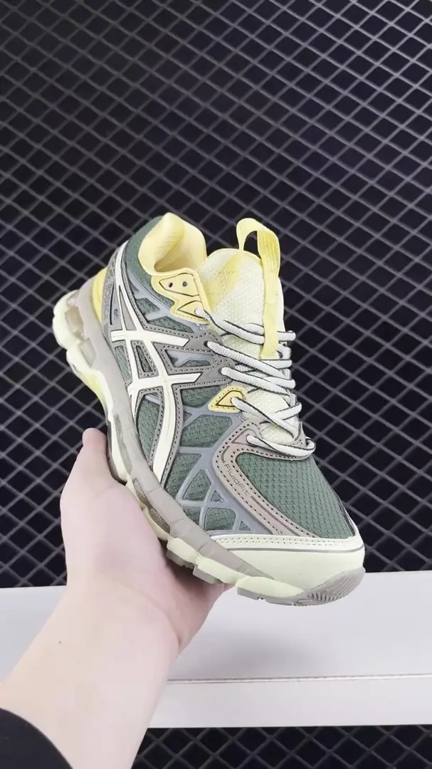 4400-75-ASICS gallery