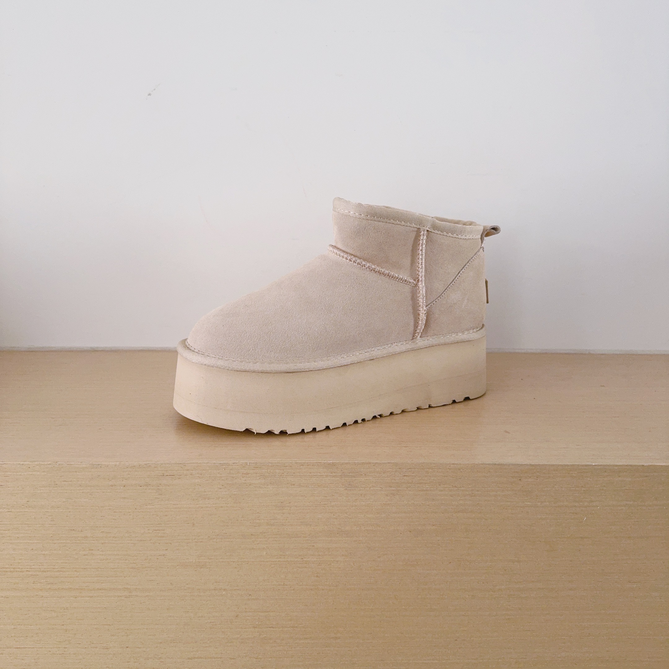 4413-49.99-UGG gallery