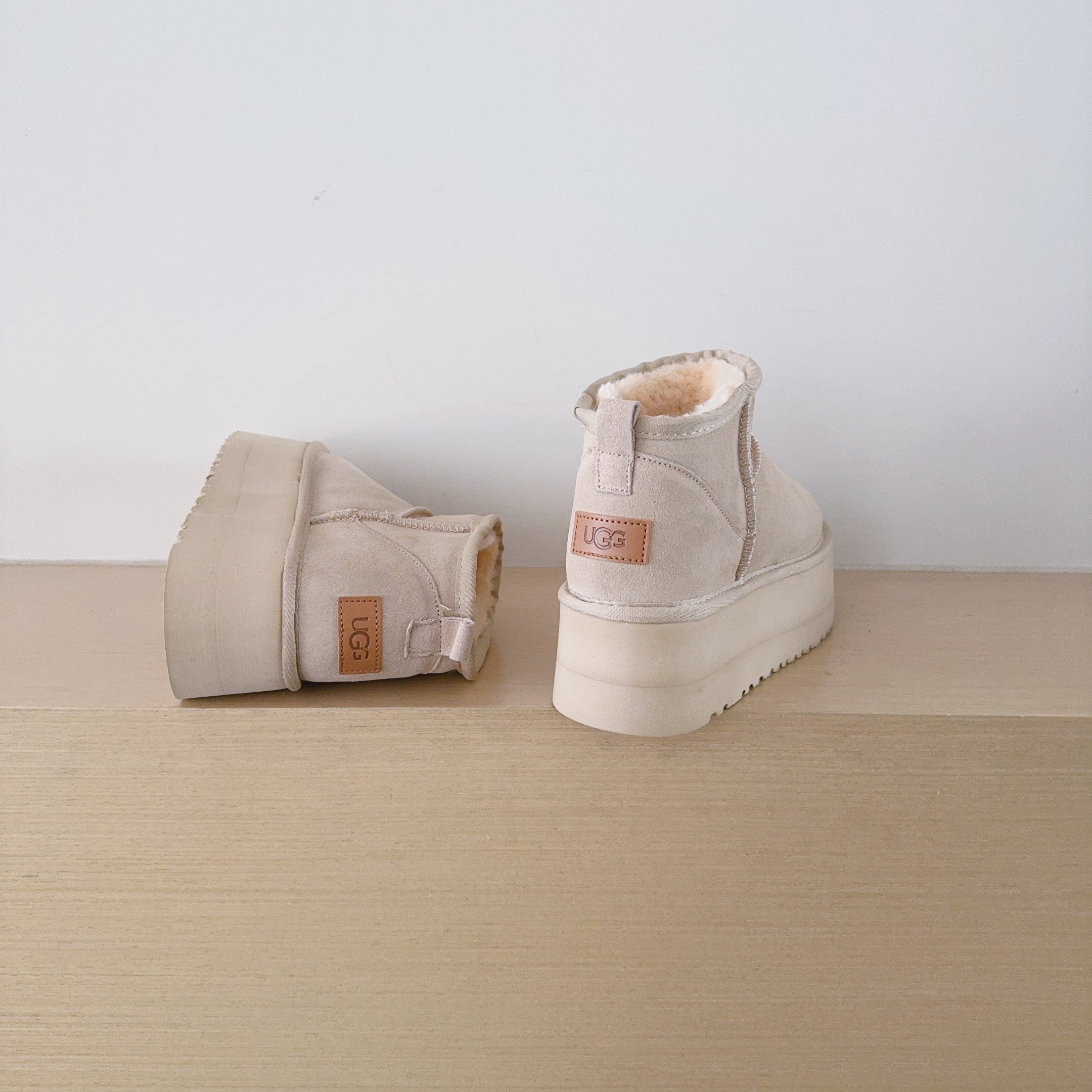 4413-49.99-UGG gallery