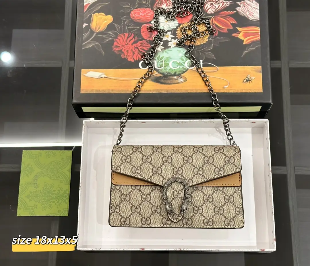 4425-79-GUCCI gallery