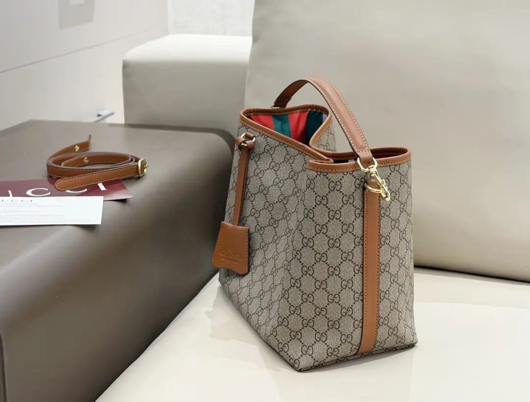 4425-79-GUCCI gallery