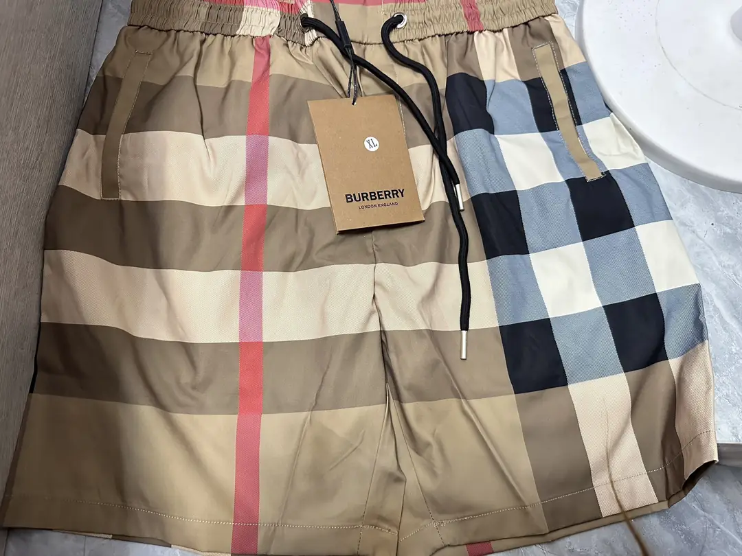 4446-29.99-Burberry gallery