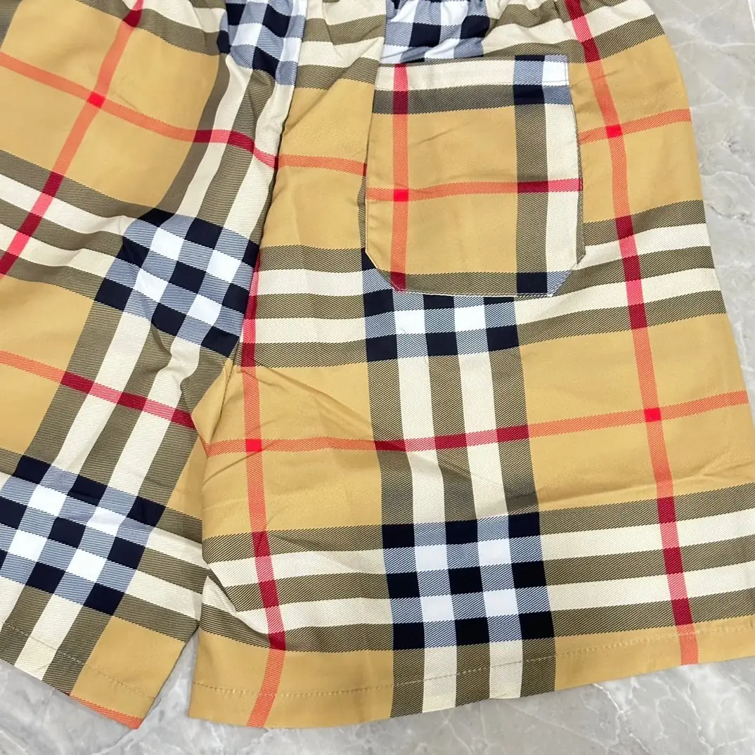 4446-29.99-Burberry gallery