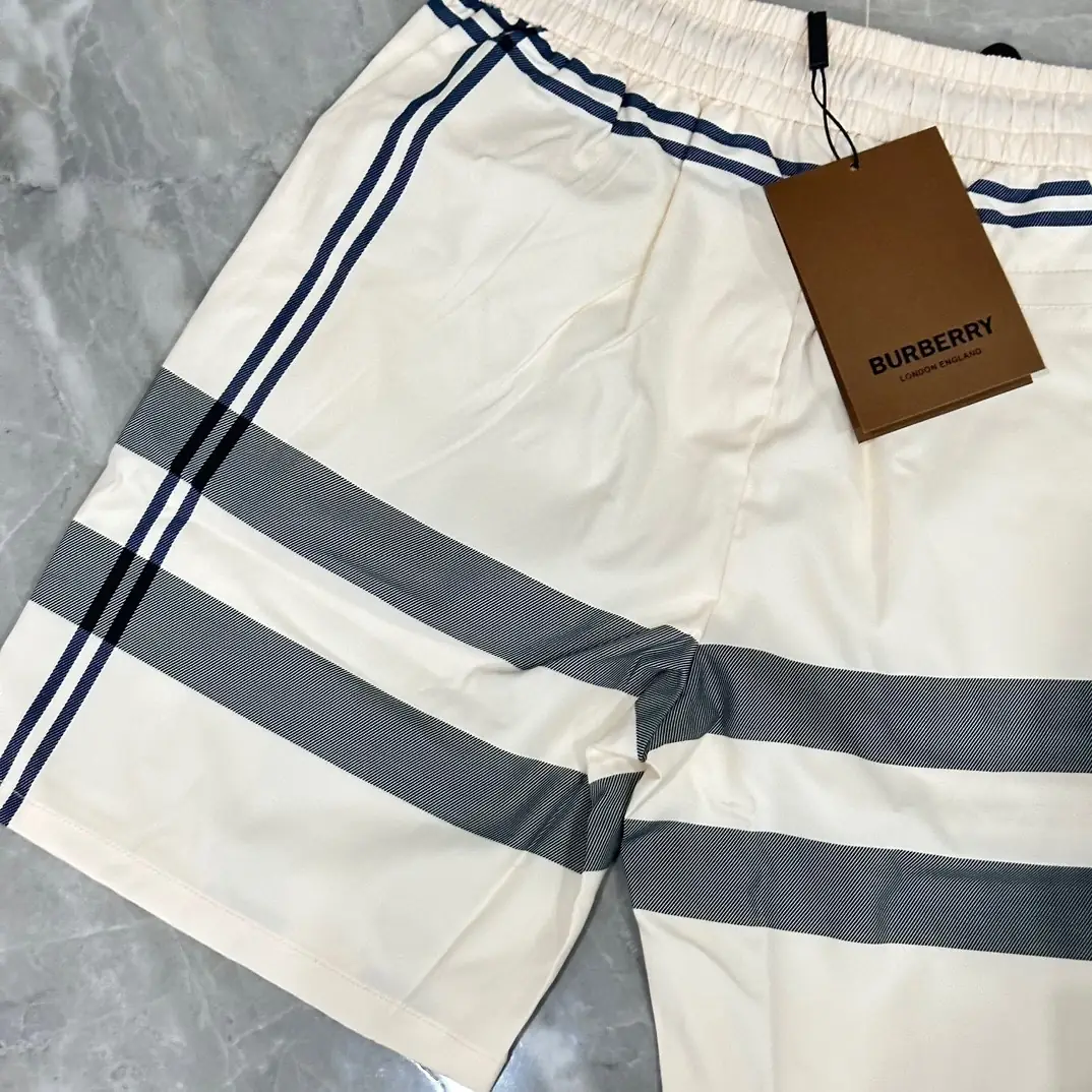 4446-29.99-Burberry gallery