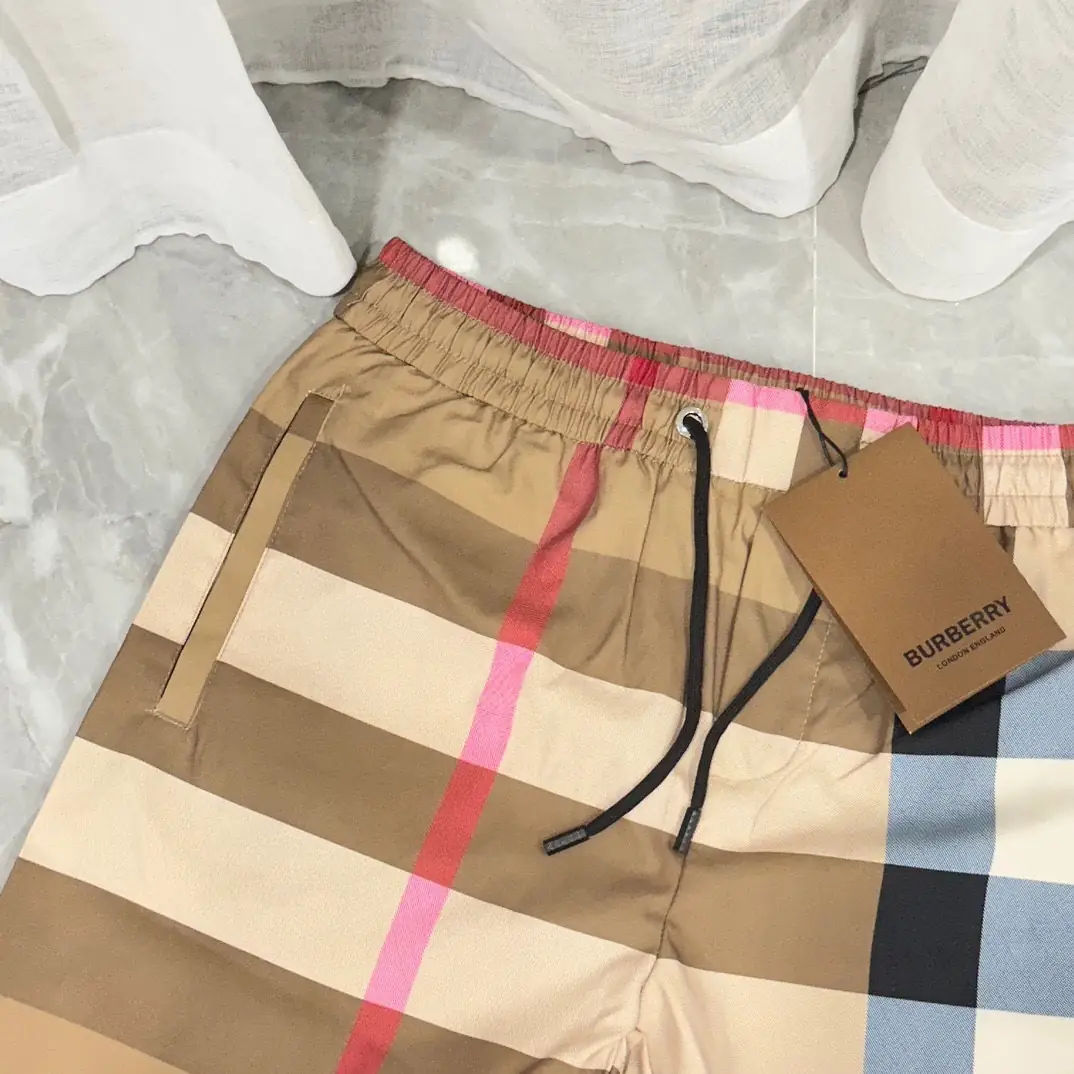 4446-29.99-Burberry gallery