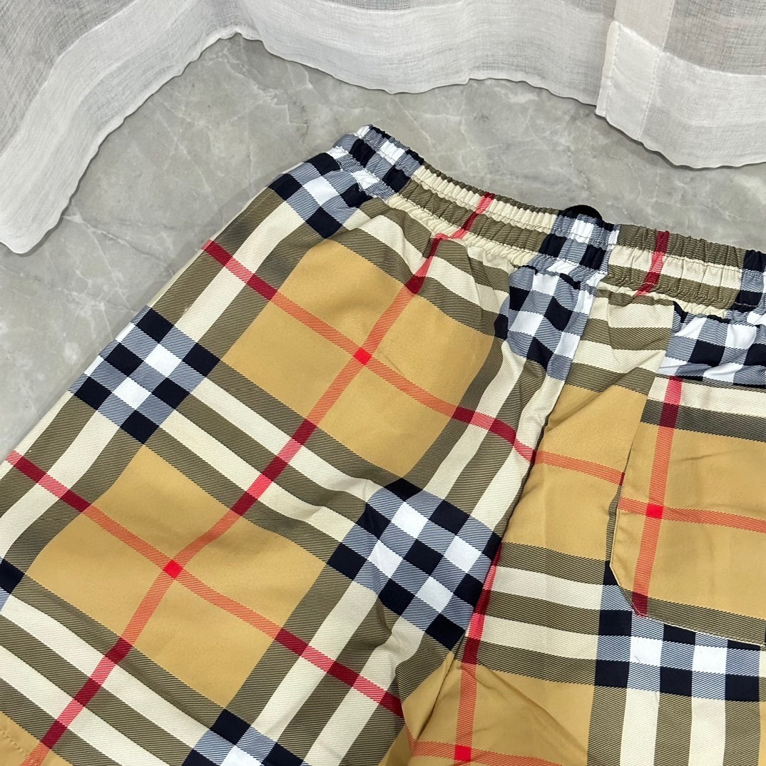 4446-29.99-Burberry gallery