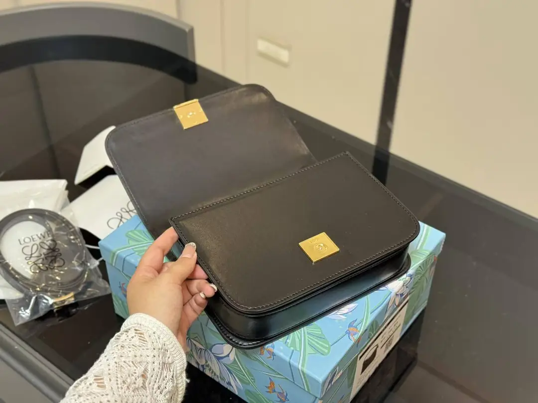 4447-79-loewe gallery