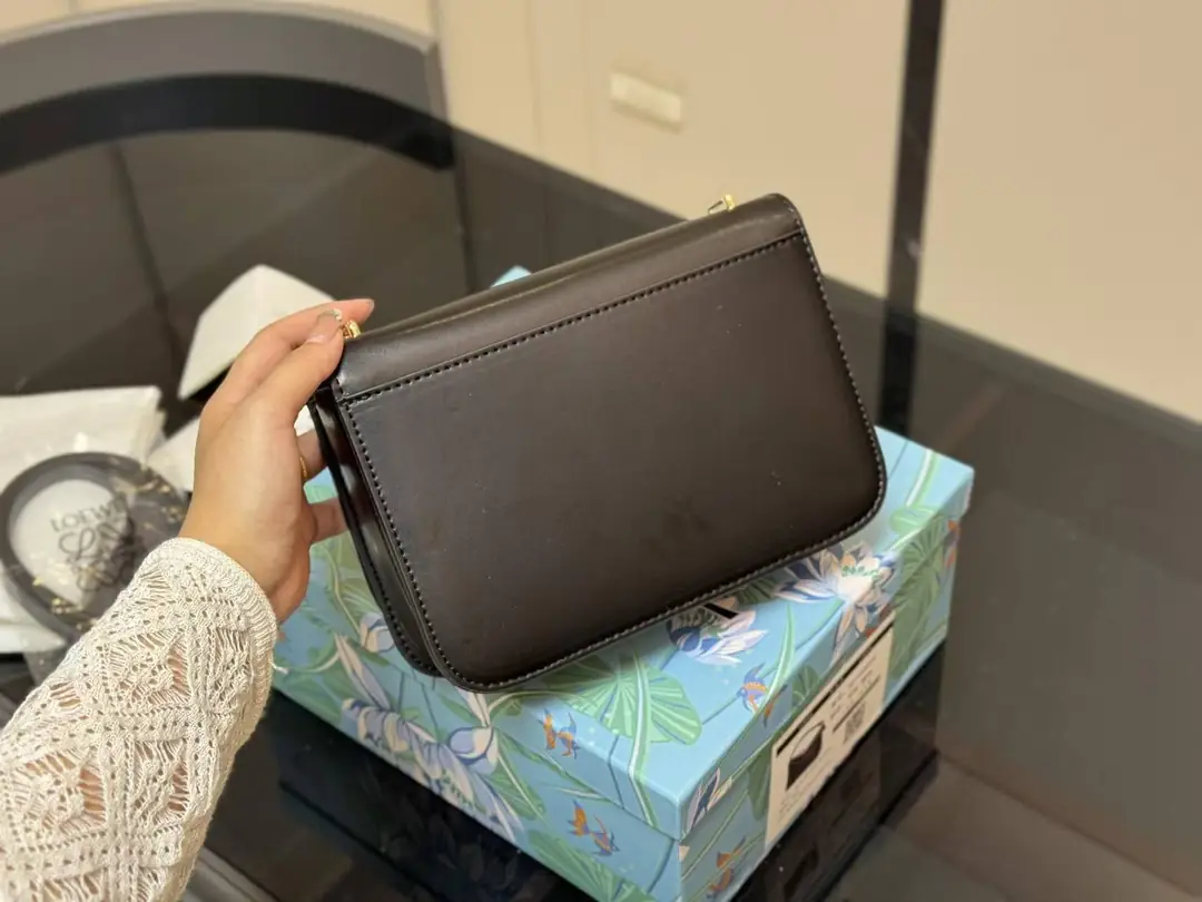 4447-79-loewe gallery