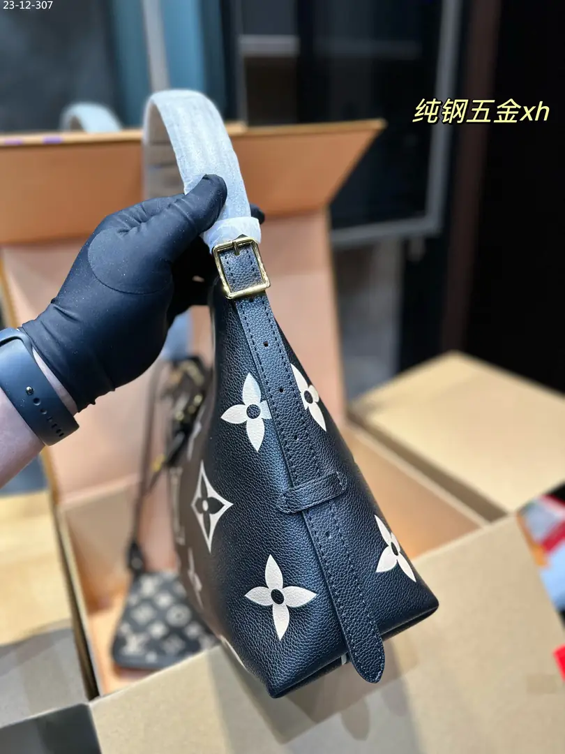 code:3778-100$-724.59-LV gallery