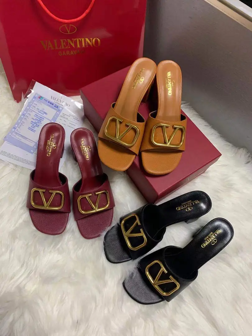 code:3785-364.27-49.99$-Valentino-withbox gallery