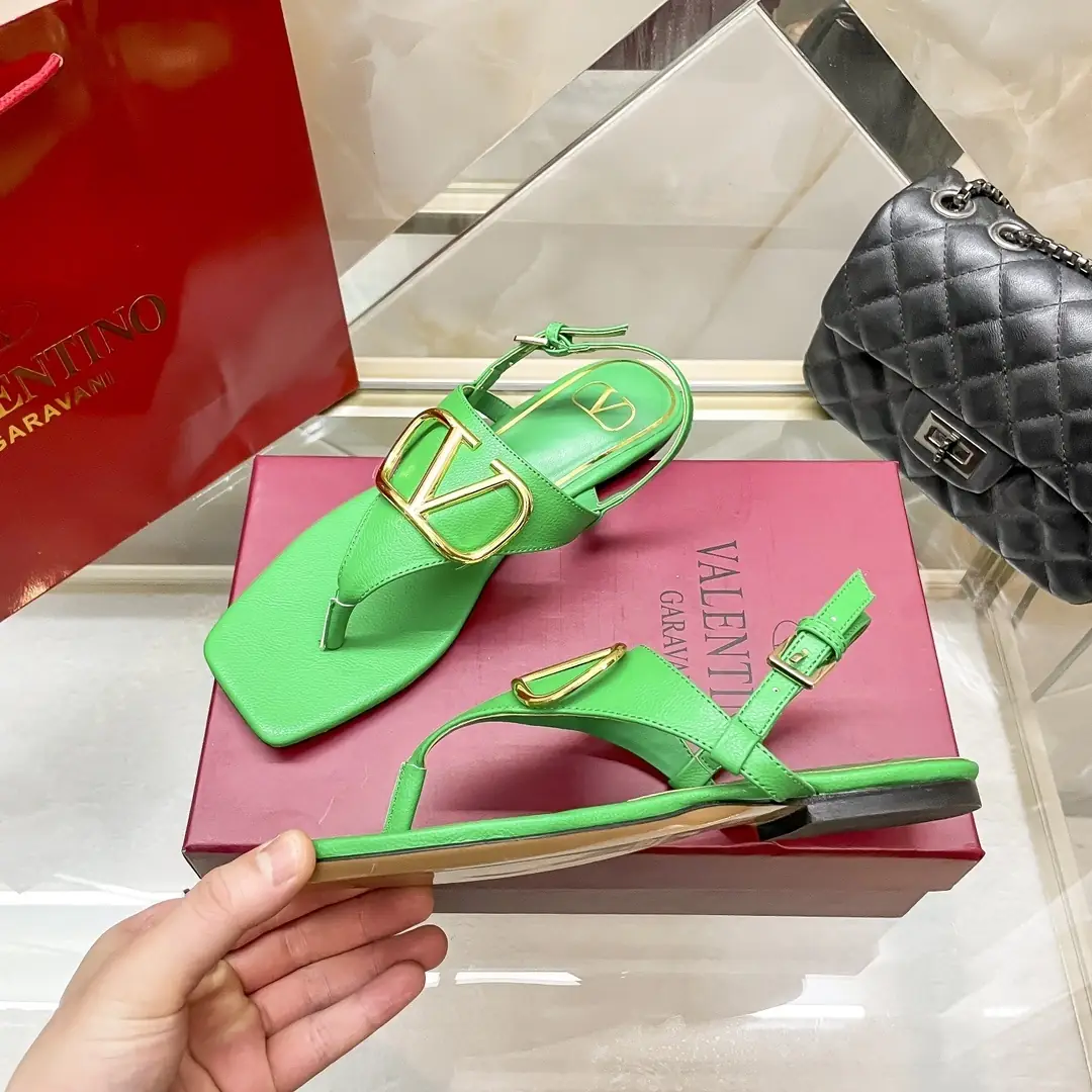 code:3789-299.99-41.99$-Valentino-with box gallery