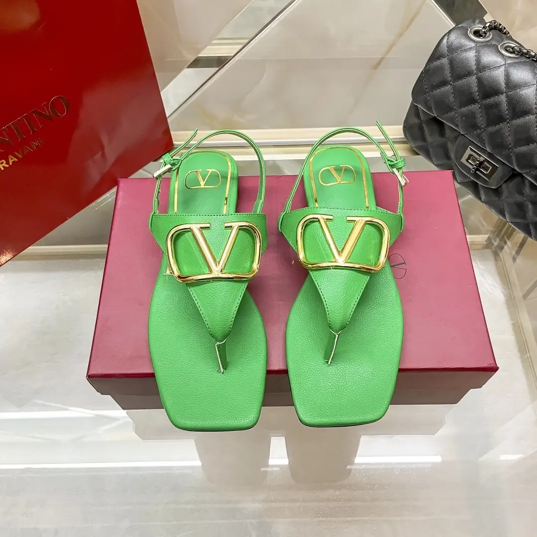 code:3789-299.99-41.99$-Valentino-with box gallery