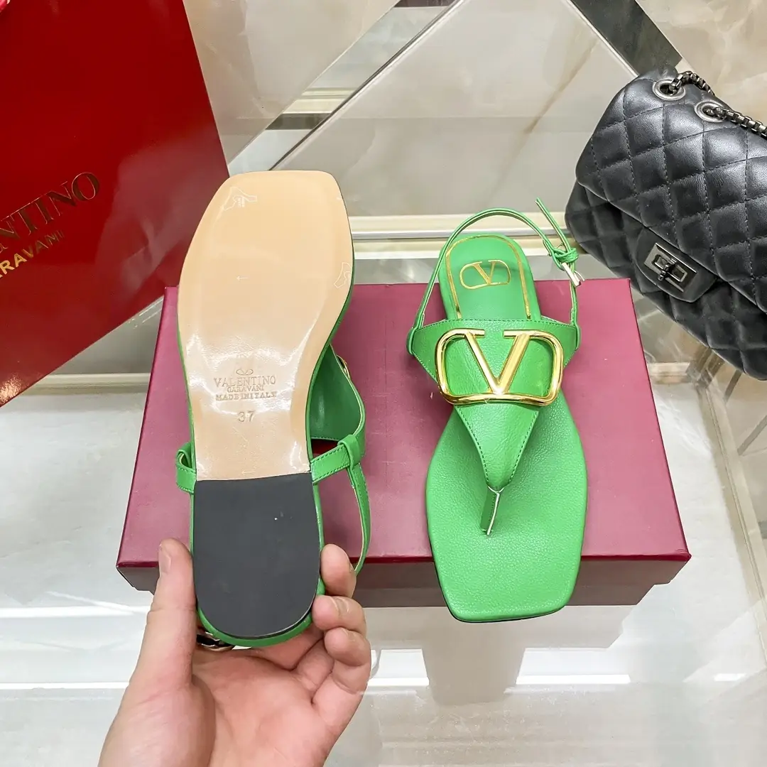 code:3789-299.99-41.99$-Valentino-with box gallery