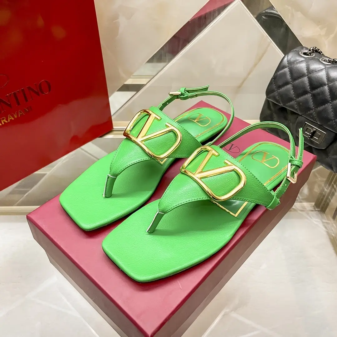 code:3789-299.99-41.99$-Valentino-with box gallery