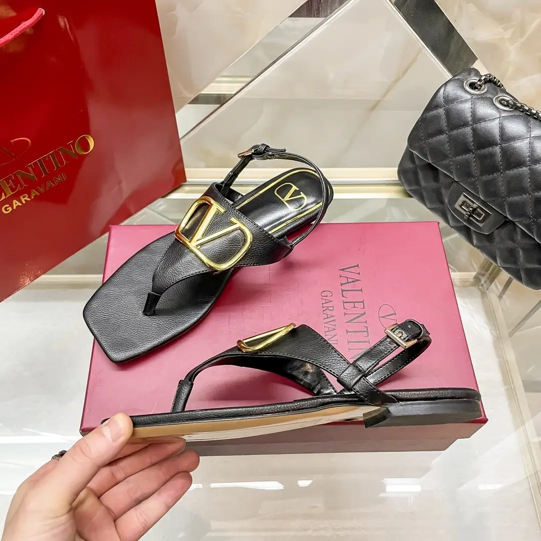 code:3789-299.99-41.99$-Valentino-with box gallery