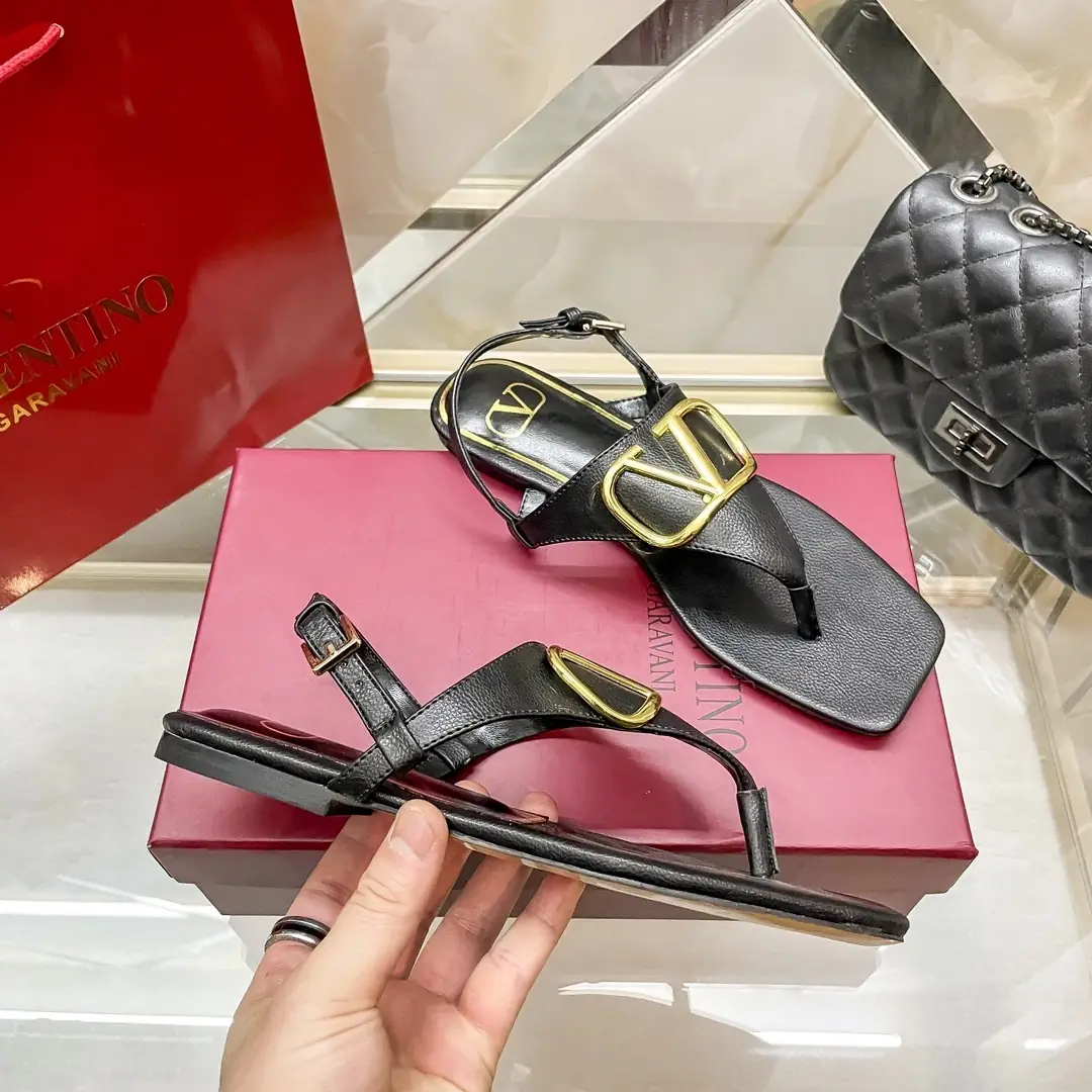 code:3789-299.99-41.99$-Valentino-with box gallery