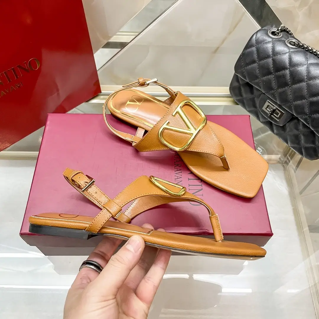 code:3789-299.99-41.99$-Valentino-with box gallery