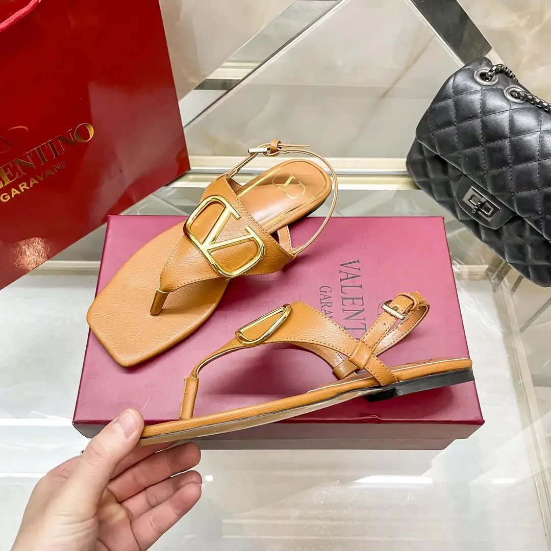 code:3789-299.99-41.99$-Valentino-with box gallery