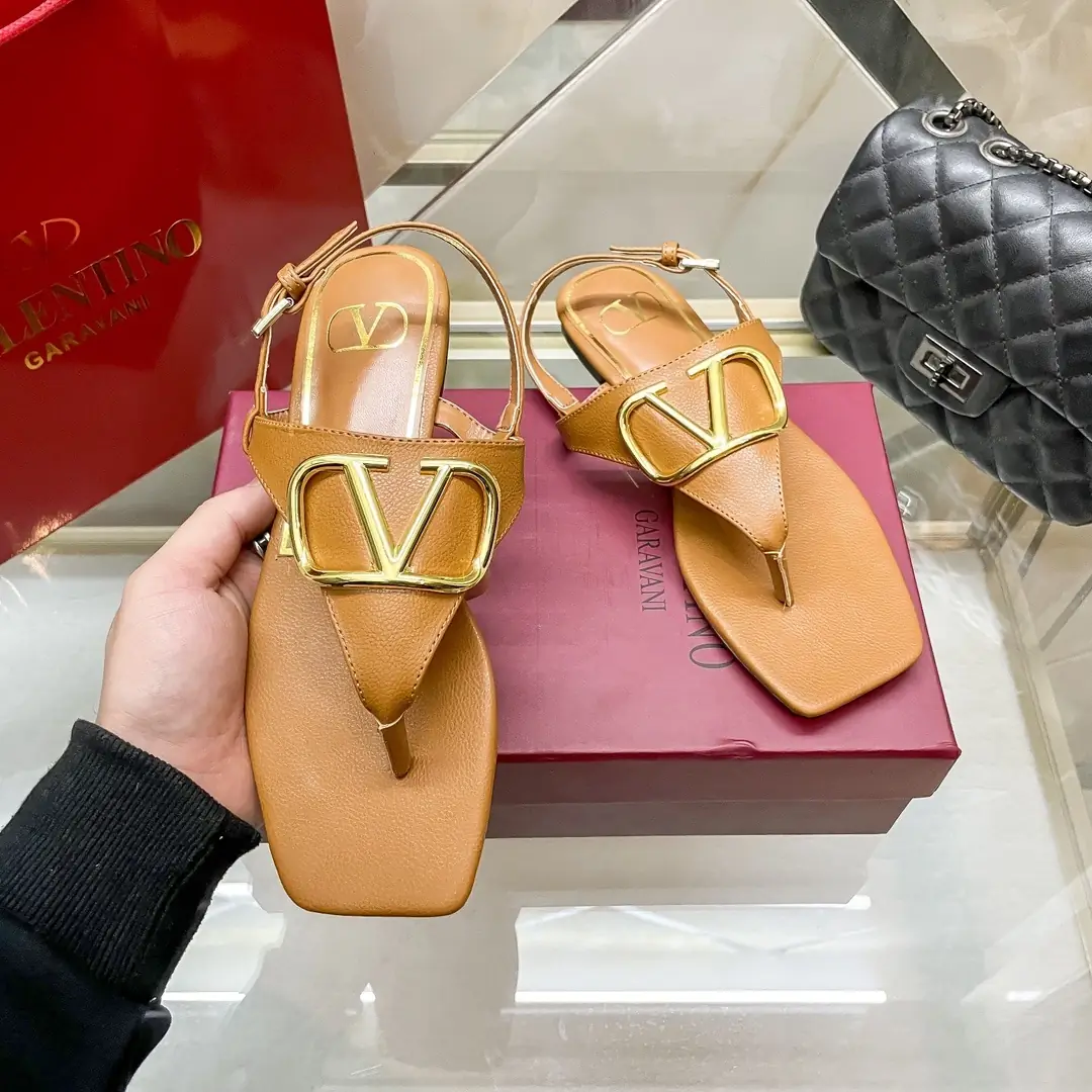 code:3789-299.99-41.99$-Valentino-with box gallery